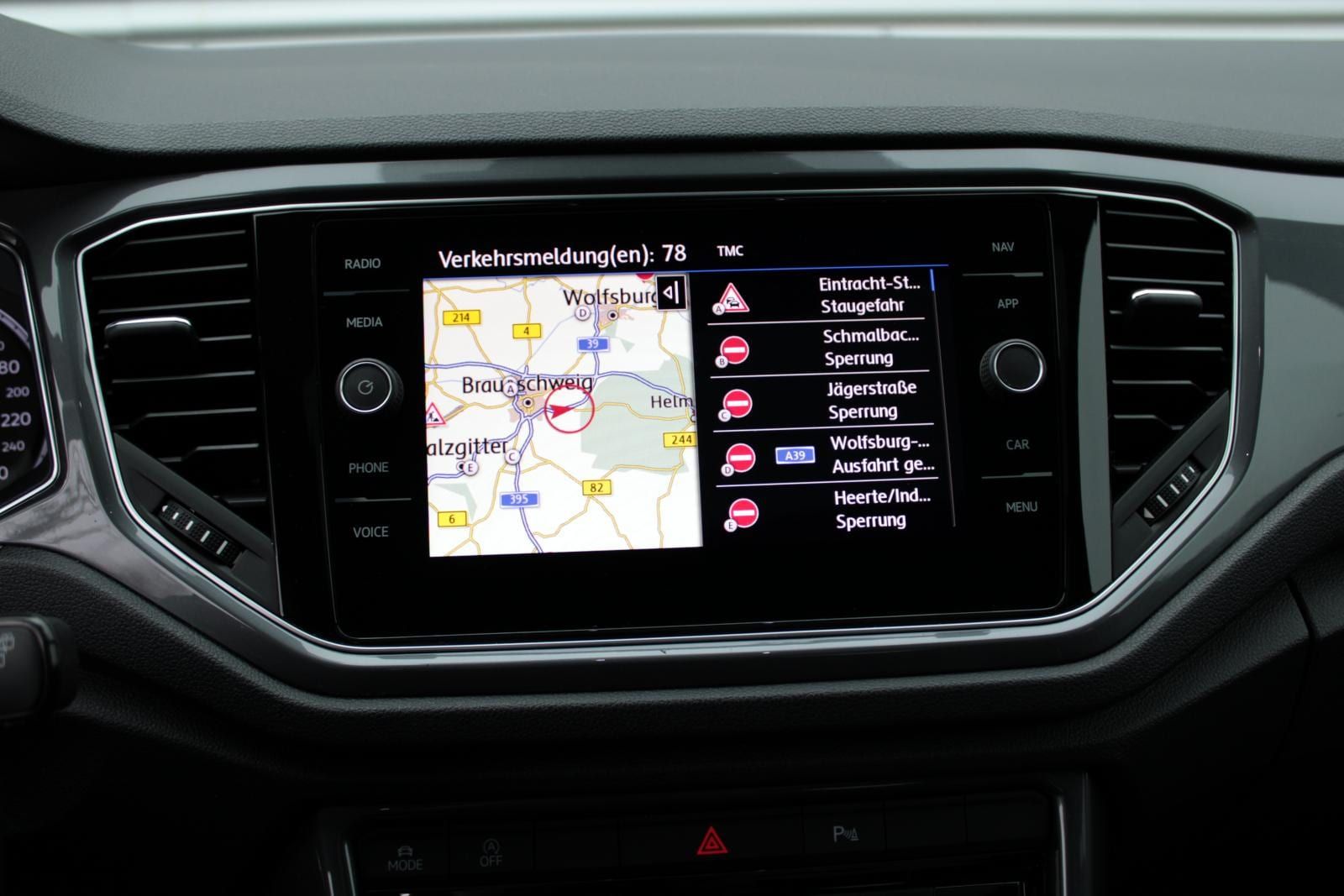 Volkswagen T-ROC 1.5TSI R-Line - Samsaru's Car Outlet