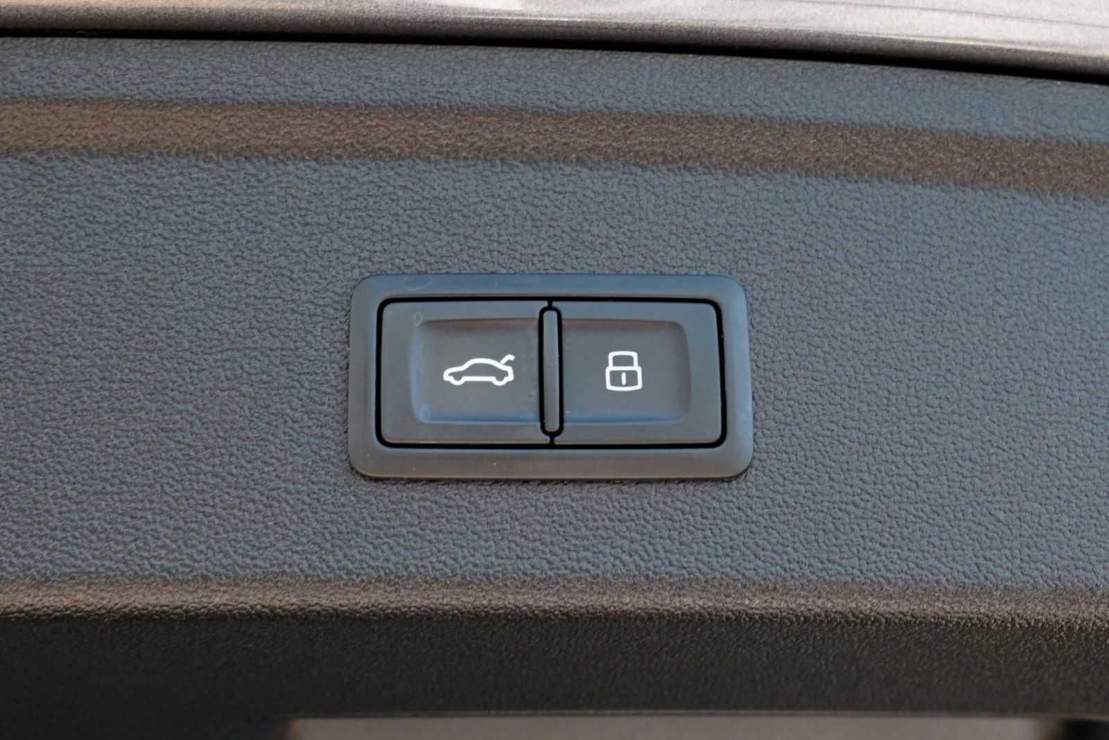 Audi A3 Sportback 45 TFSI e S line - Samsaru's Car Outlet