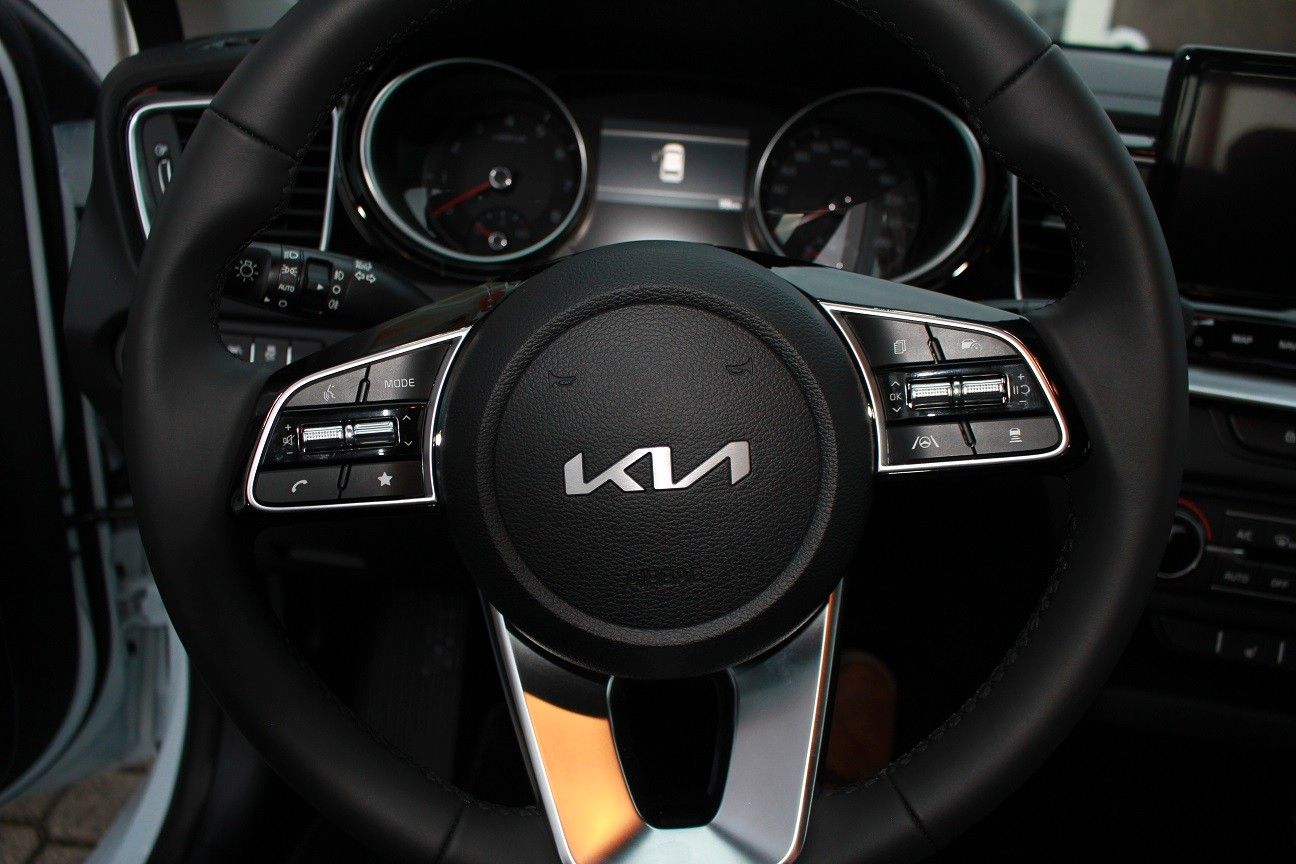 Kia CEED 1.5 T-GDI VISION KOMFORT PLUS - Samsaru's Car Outlet