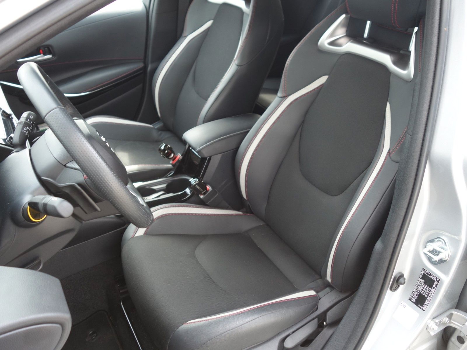 Toyota Corolla Touring 2.0 Hybrid GR Sport - Samsaru's Car Outlet