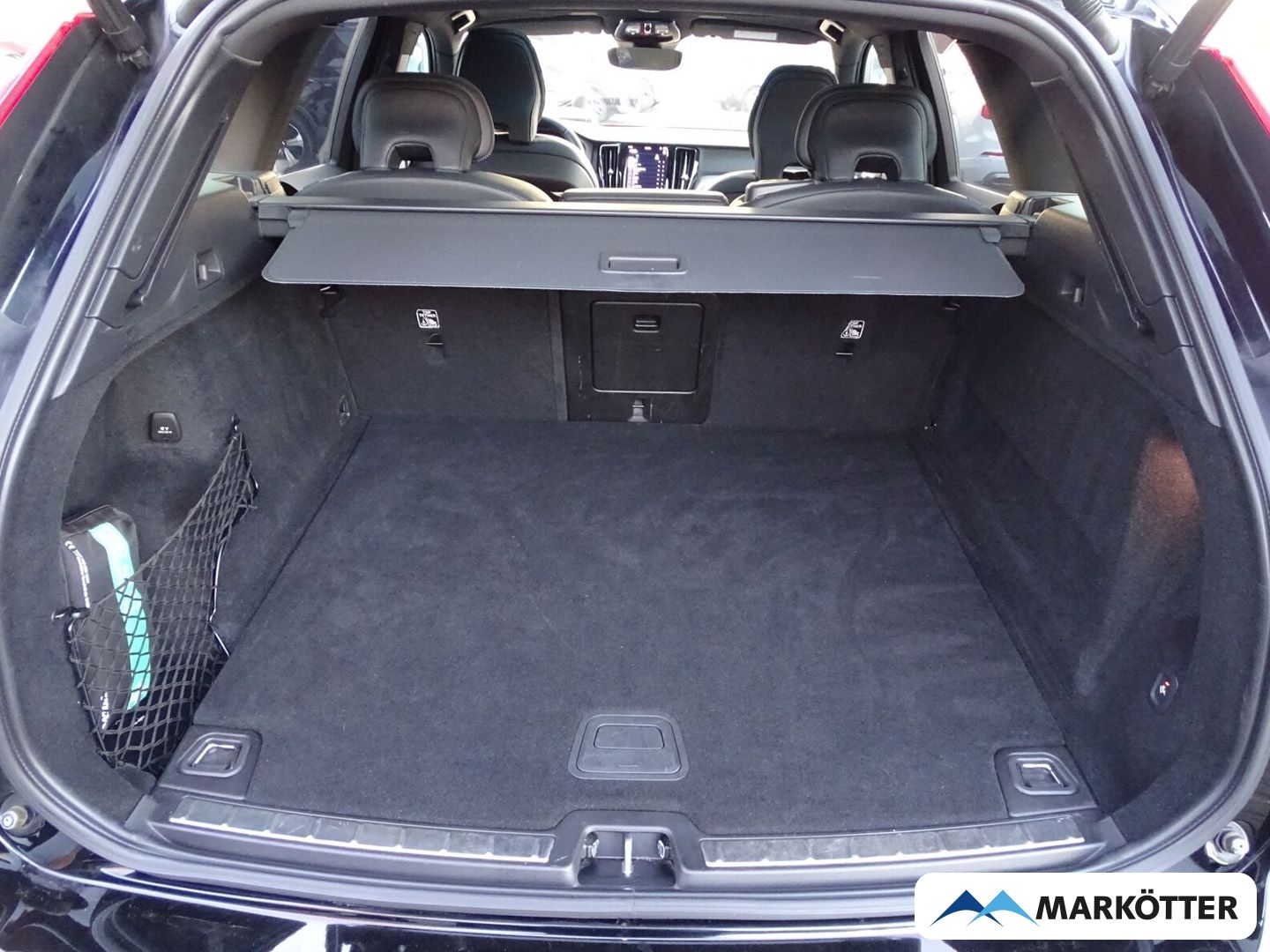 Volvo XC60 R Design AWD ACC/AHK/RFK/STHZ/LEDER