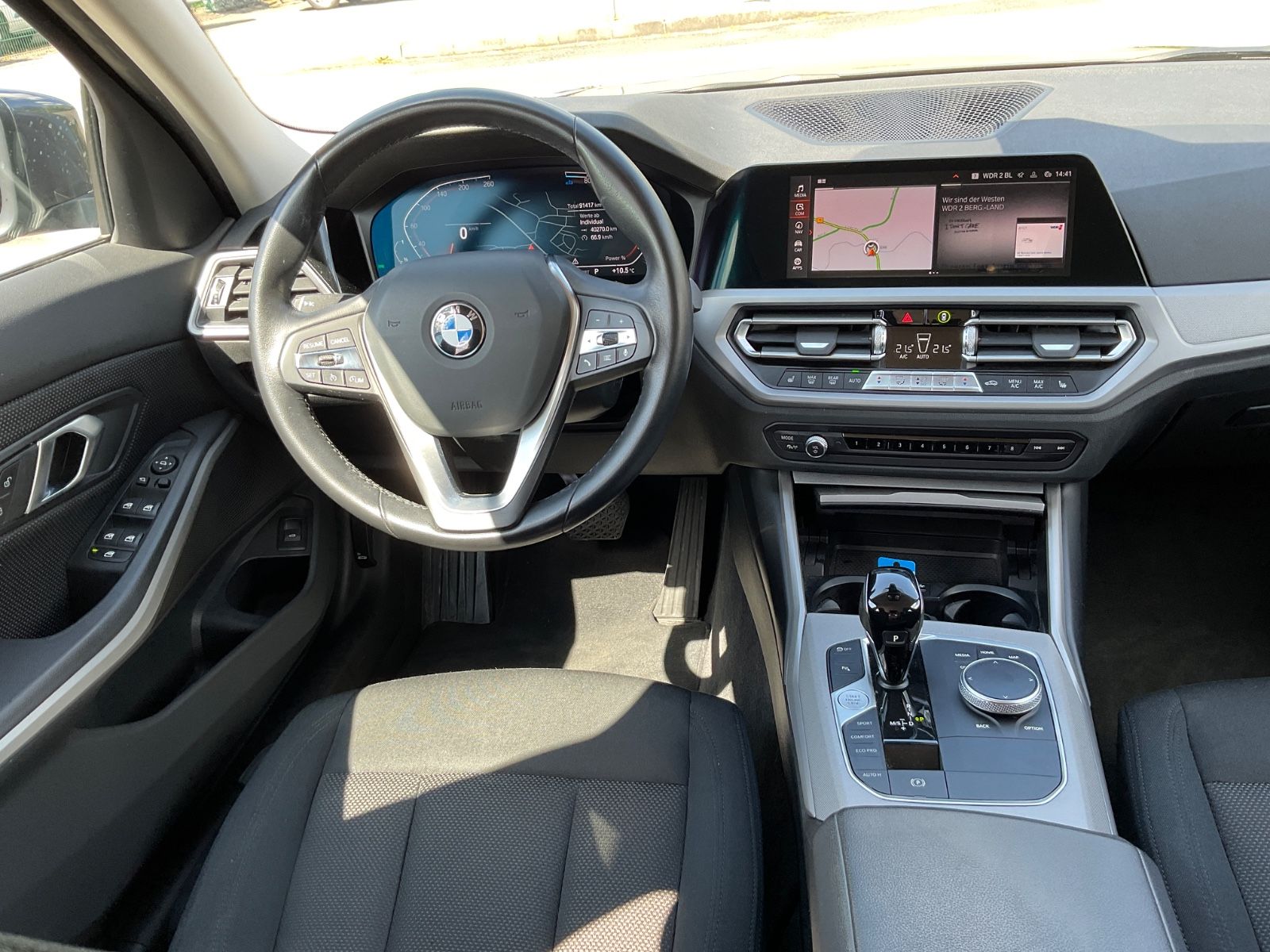 BMW 320d xDrive Touring - Samsaru's Car Outlet