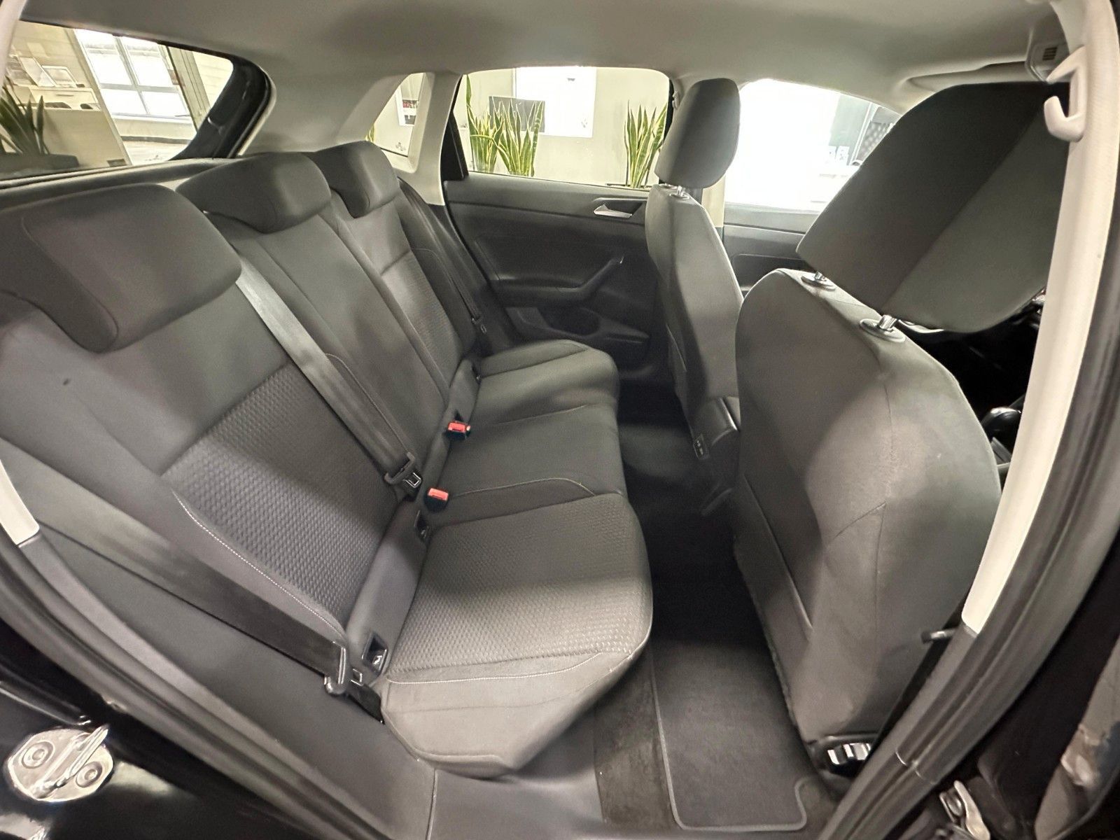 Volkswagen Polo VI 1.0 TSI Automatik - Samsaru's Car Outlet