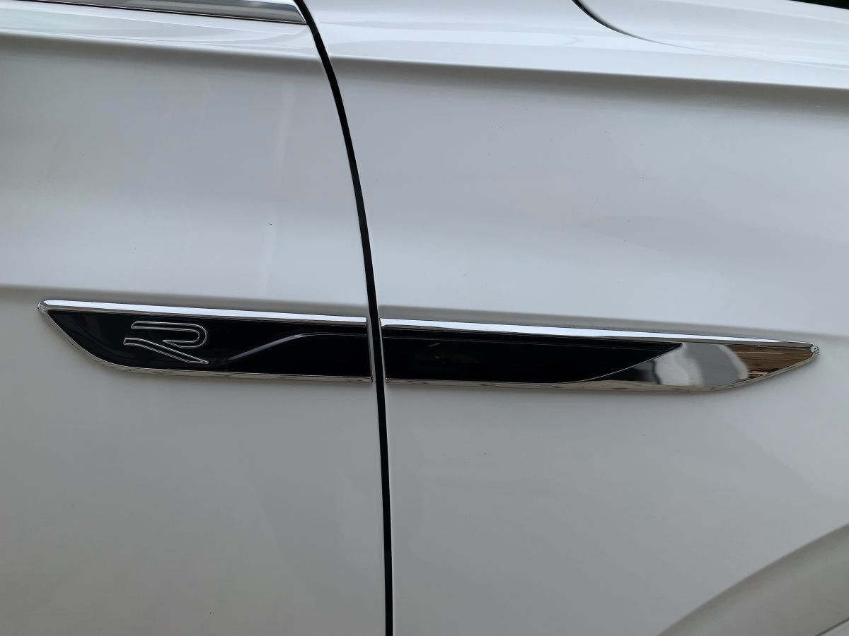 Volkswagen Touareg 3.0 TDI 4M R-LINE - Samsaru's Car Outlet