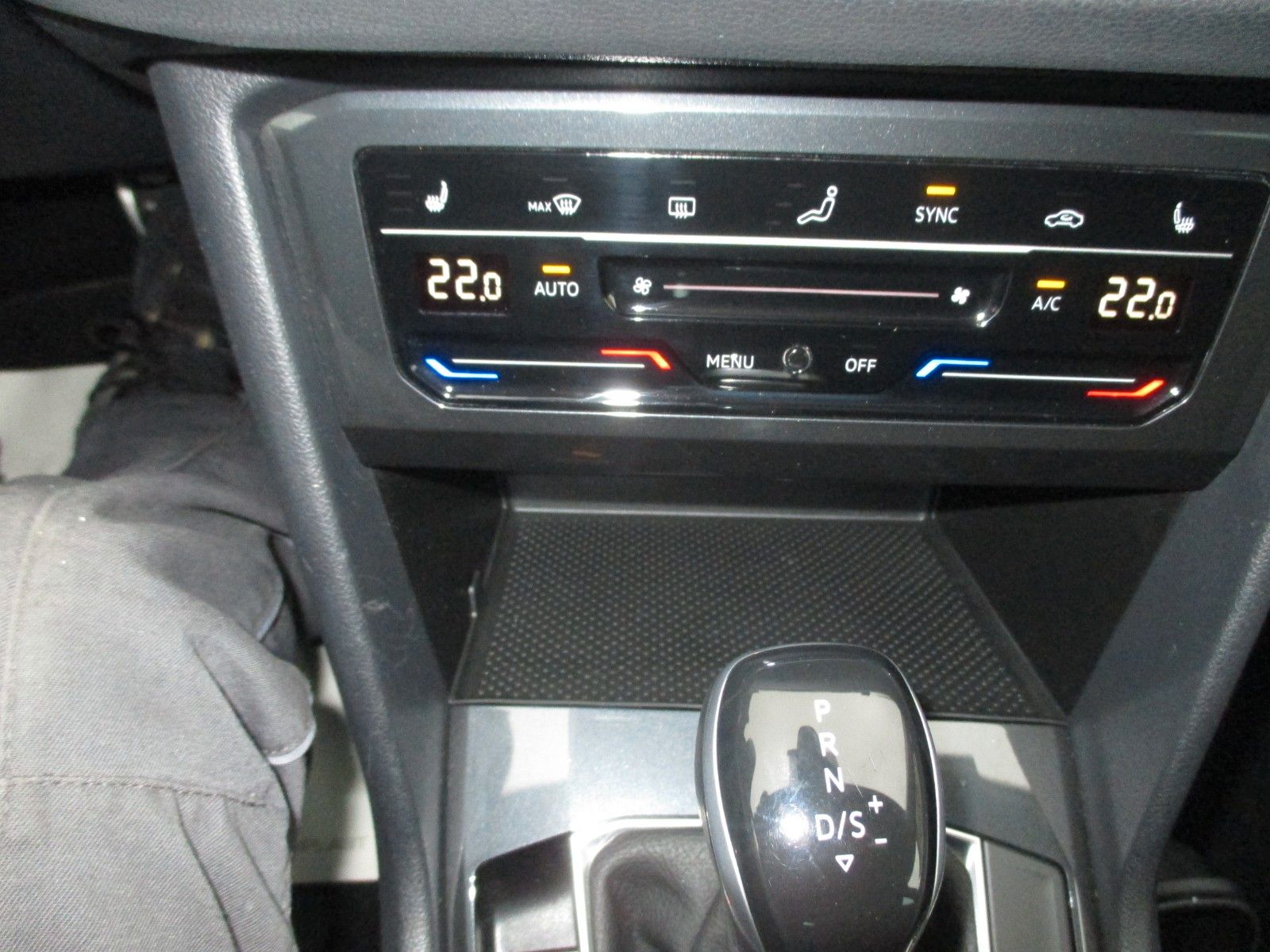 Volkswagen Tiguan 2.0 TDI DSG Active - Samsaru's Car Outlet