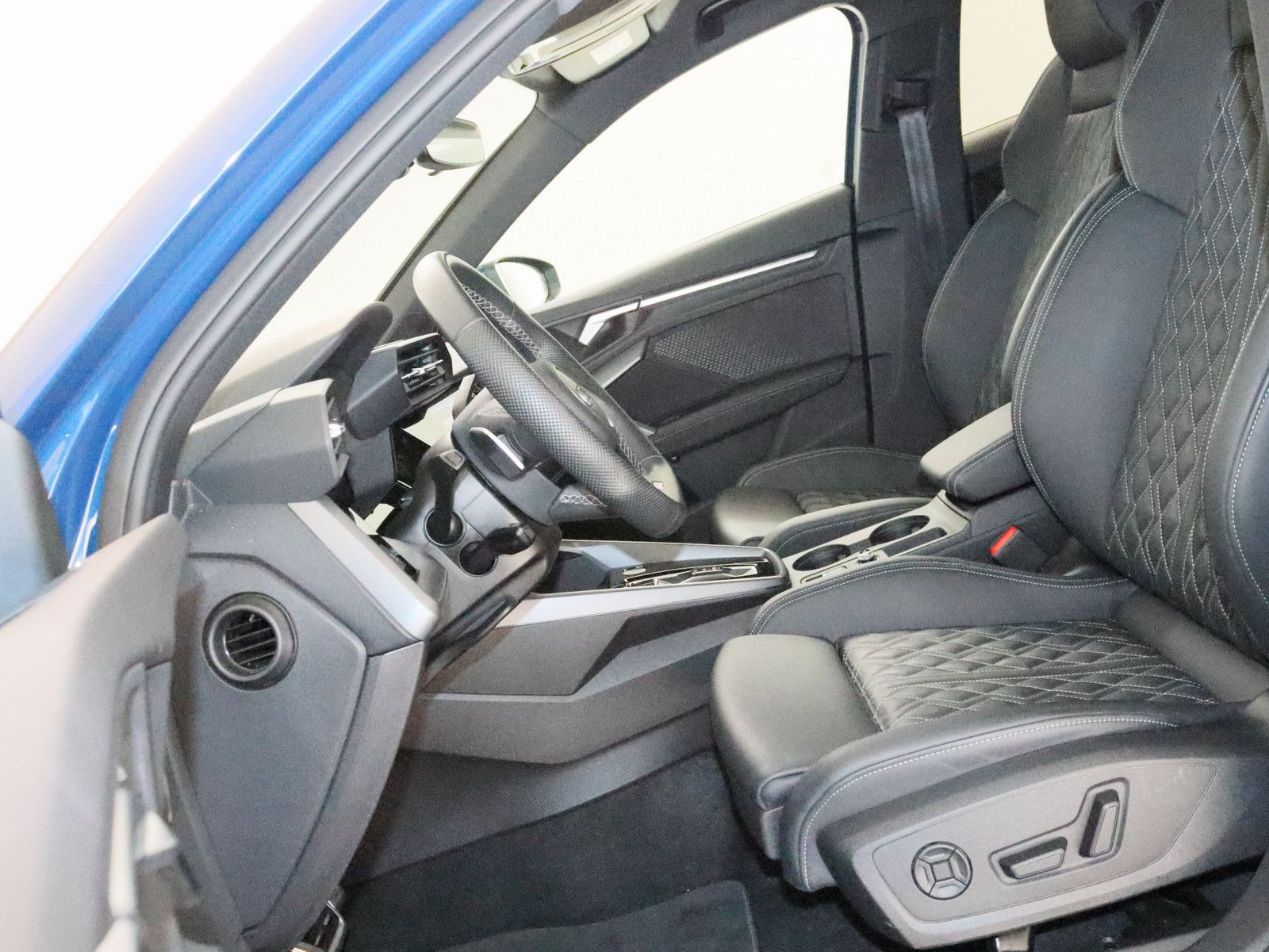 Audi A3 Limousine 35 TDI S line - Samsaru's Car Outlet