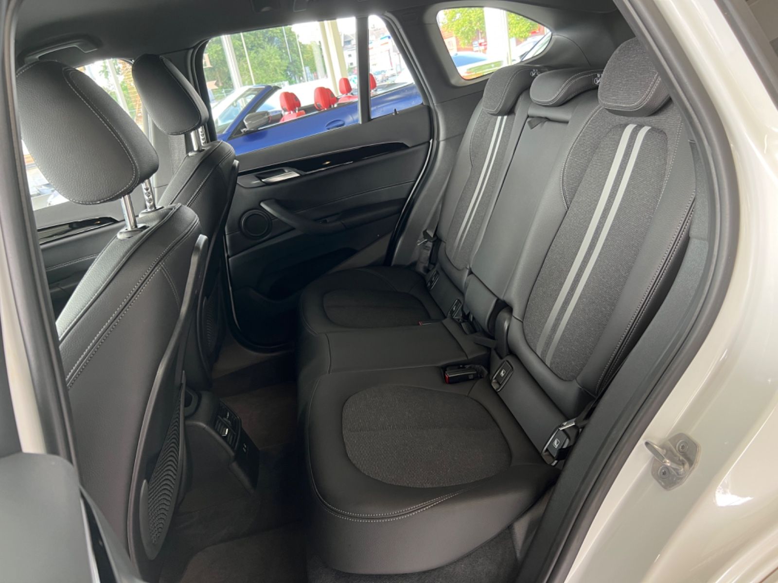 BMW X1 xDrive25e M Sportpaket - Samsaru's Car Outlet
