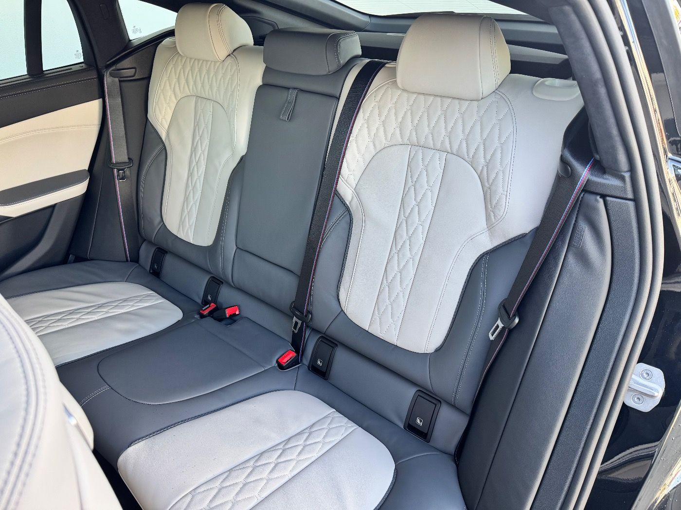 BMW X6 xDrive40d M-Sport-Pro 22-Zoll/LuftFW/AHK/StHz