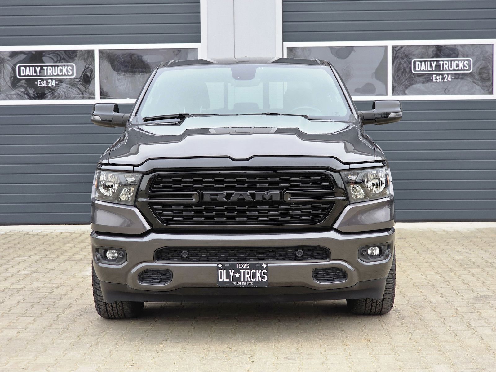 Dodge RAM 1500 5.7 4x4 Bighorn Night Kamera 12´´ PDC