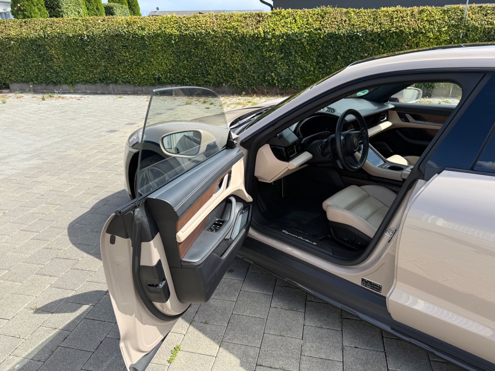 Porsche Taycan Cross Turismo Turbo S Exclusiv Manufaktur