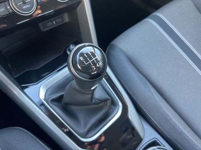 Volkswagen T-Roc 1.0 TSI Style - Samsaru's Car Outlet