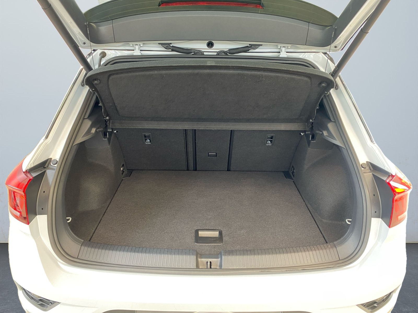 Volkswagen T-Roc 2.0 TSI DSG 4Motion - Samsaru's Car Outlet