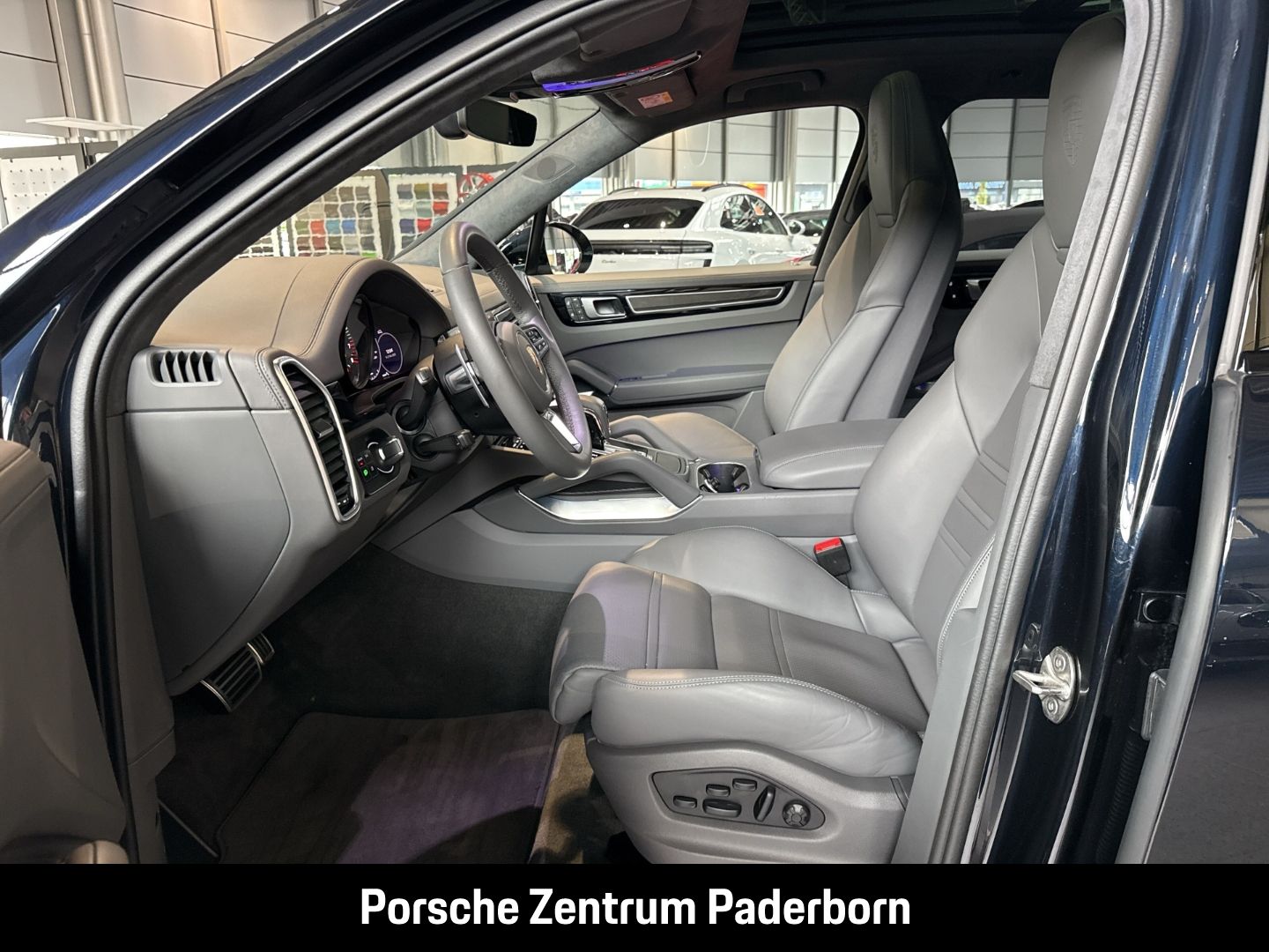 Porsche Cayenne Turbo Burmester Luftfederung LED-Matrix