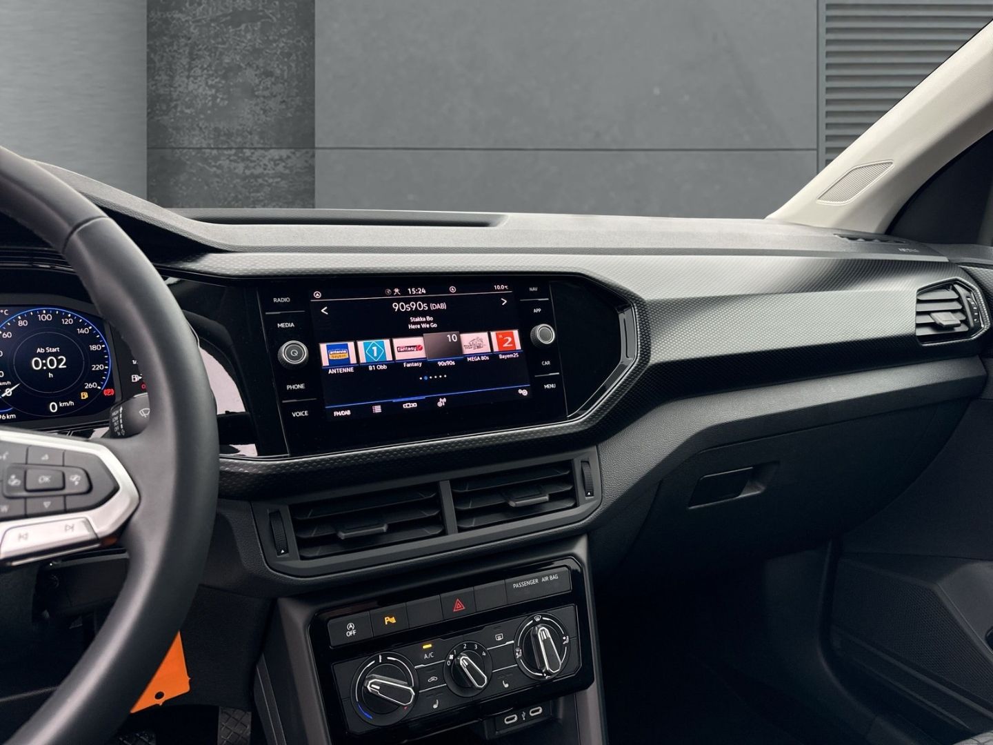 Volkswagen T-Cross 1.0 TSI - Samsaru's Car Outlet