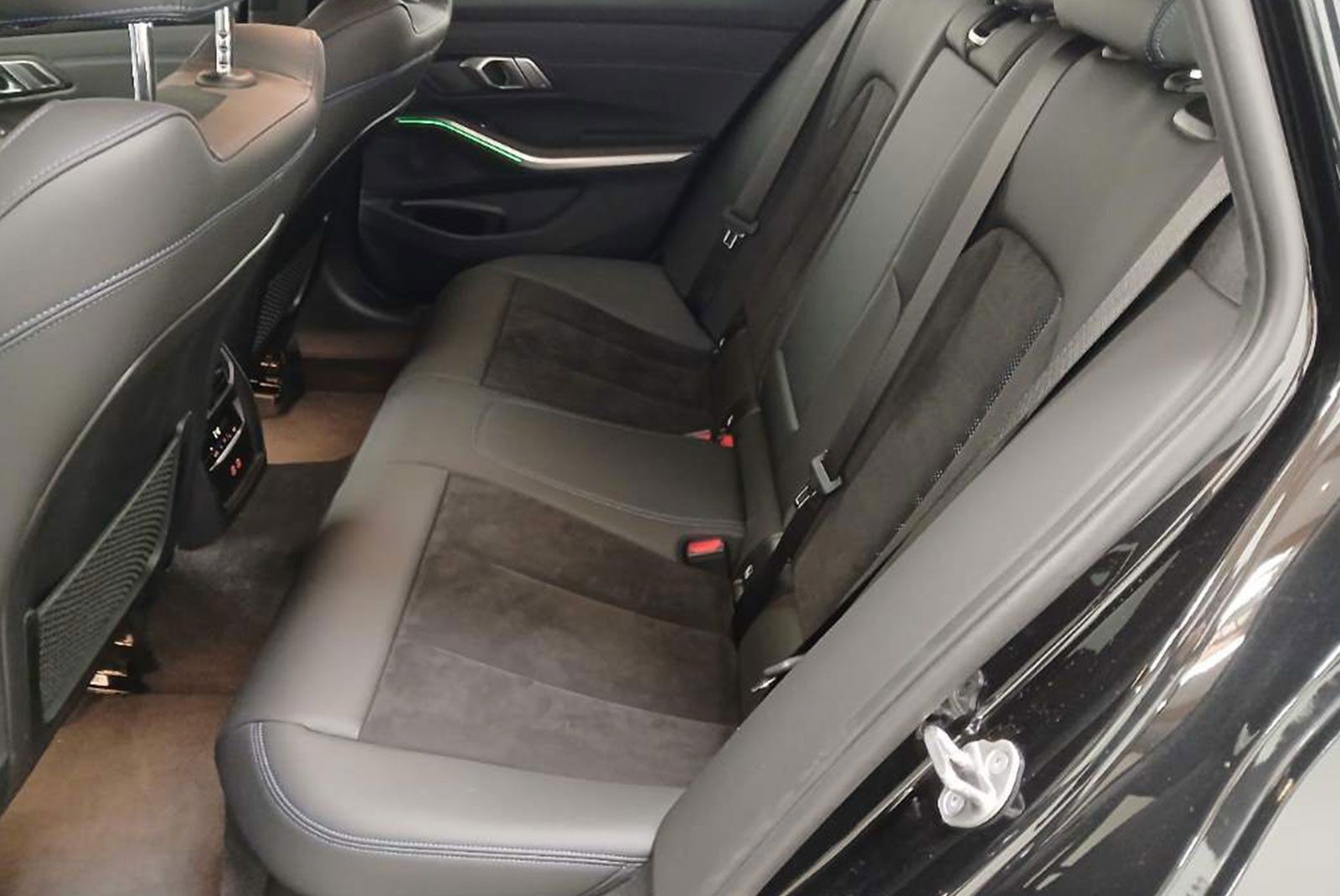 BMW 320d xDrive M Sport - Samsaru's Car Outlet