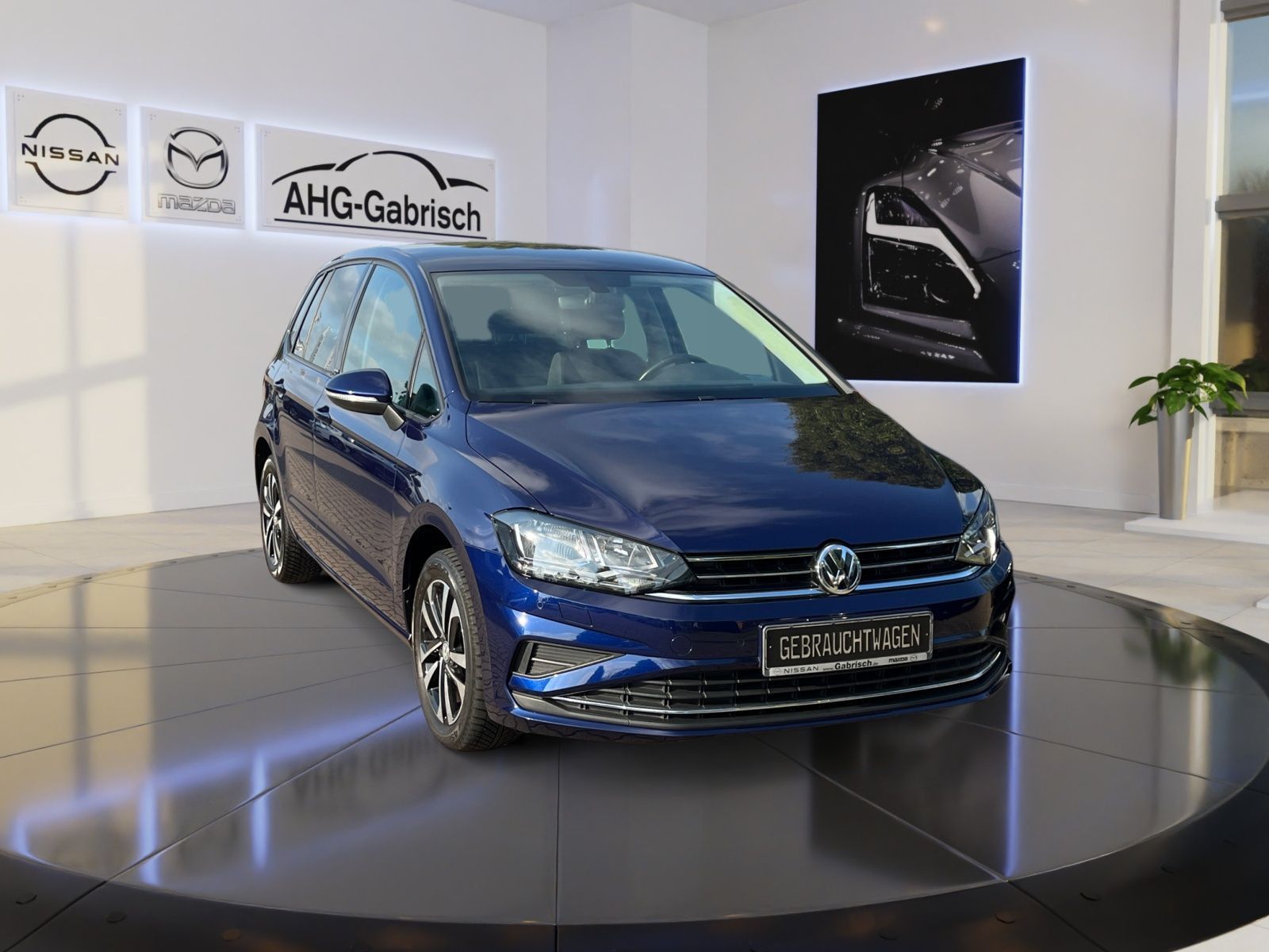 Volkswagen Golf Sportsvan VII e - Samsaru's Car Outlet