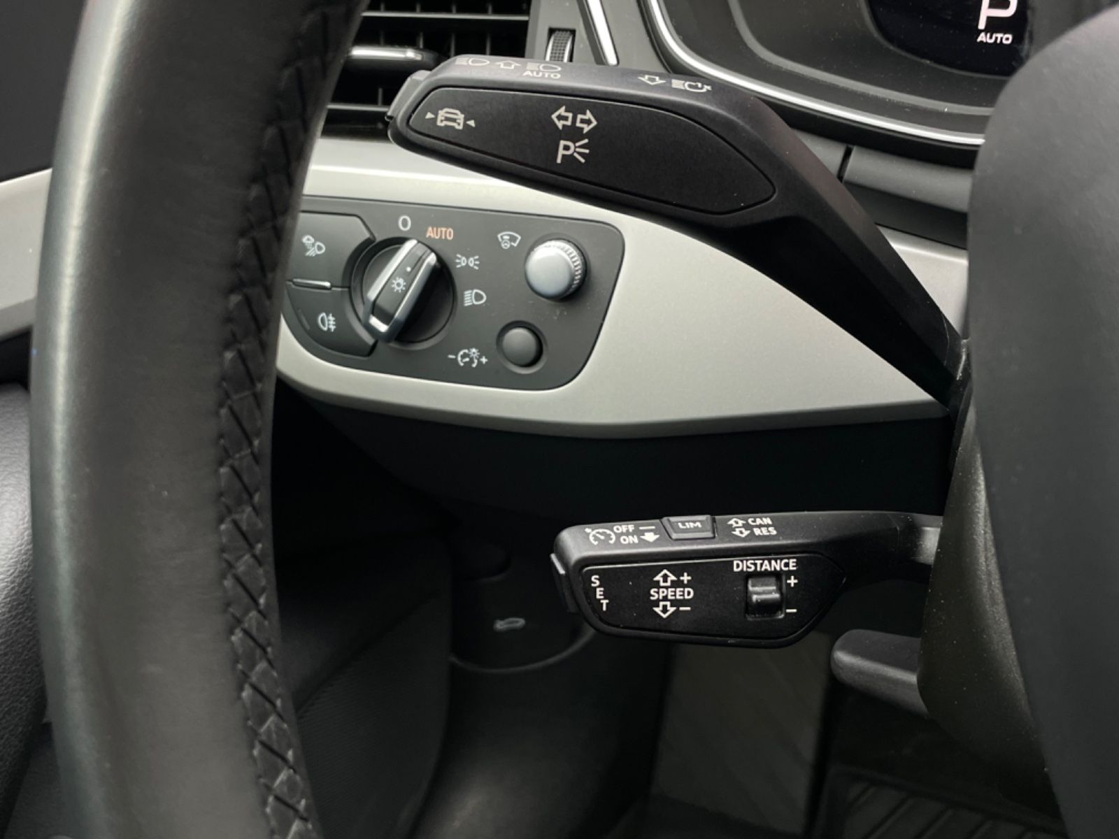 Audi A4 Lim. 40 TDI quattro advanced