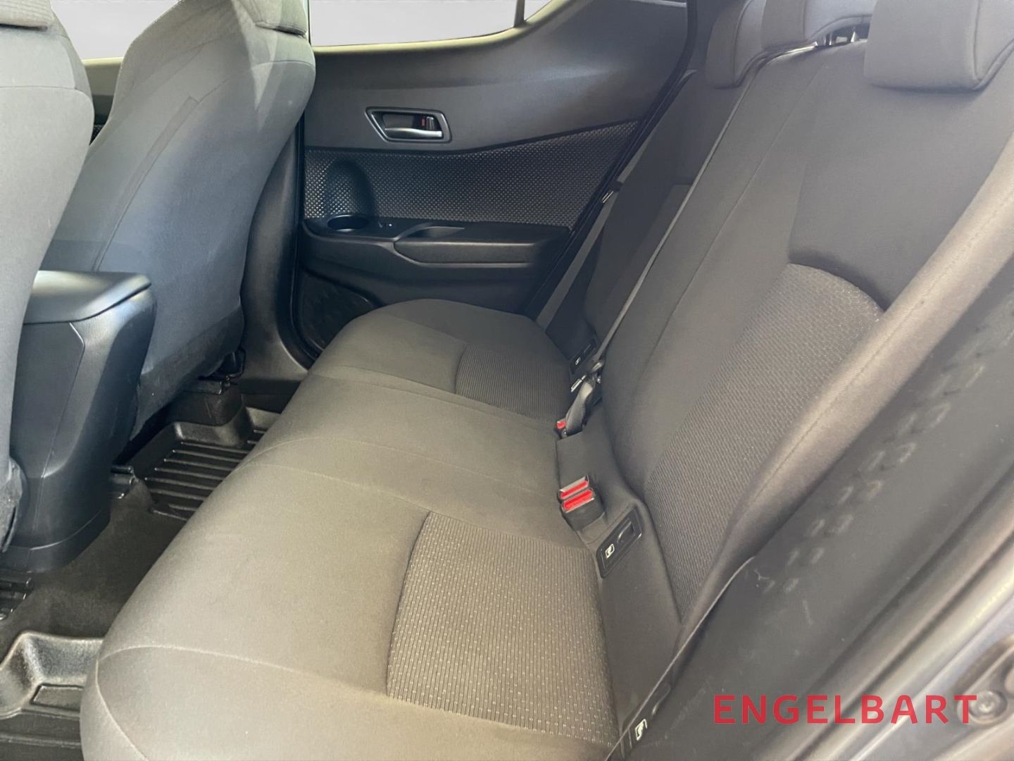Toyota C-HR 1.8 Hybrid - Samsaru's Car Outlet