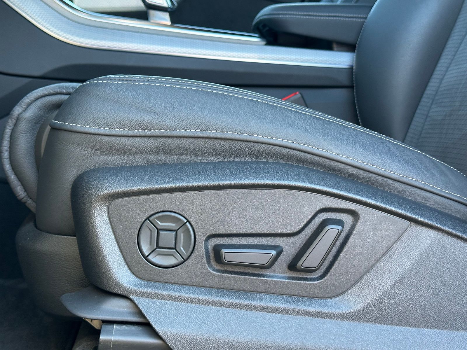 Audi Q8 50 TDI quat.tipt. S LINE+AHZV+AIR+STHZG+LASER