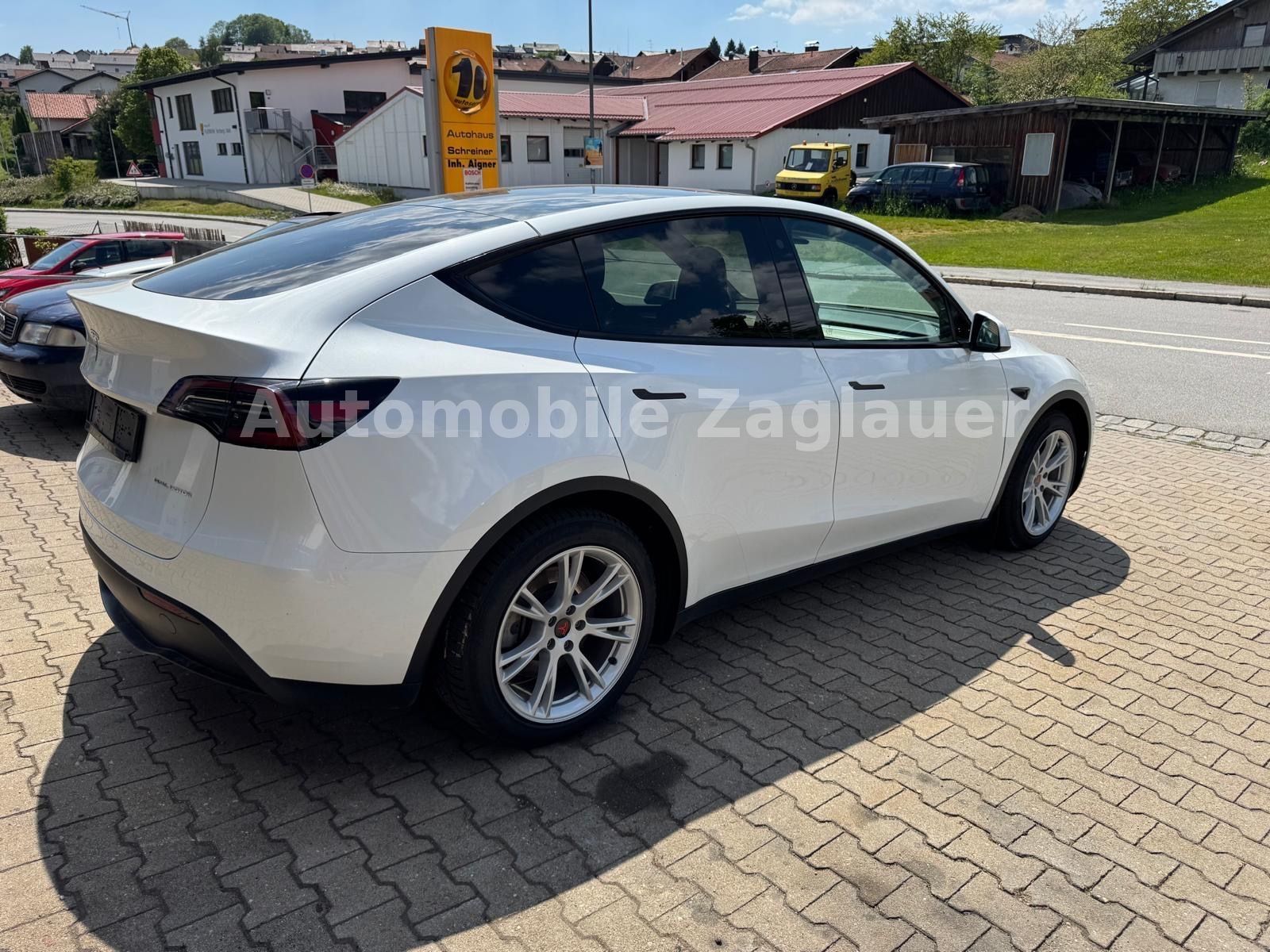 Tesla Model Y Long Range AWD AHK | Enhanced Autopilot