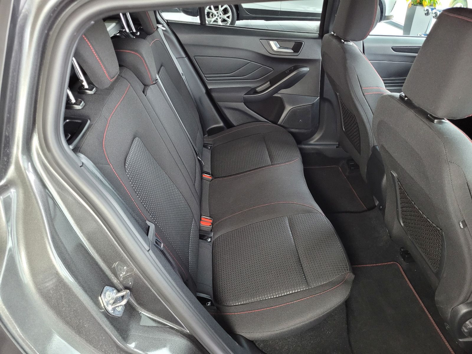 Ford Focus EcoBoost mHEV Autom. ST-Line X m. ACC/LED