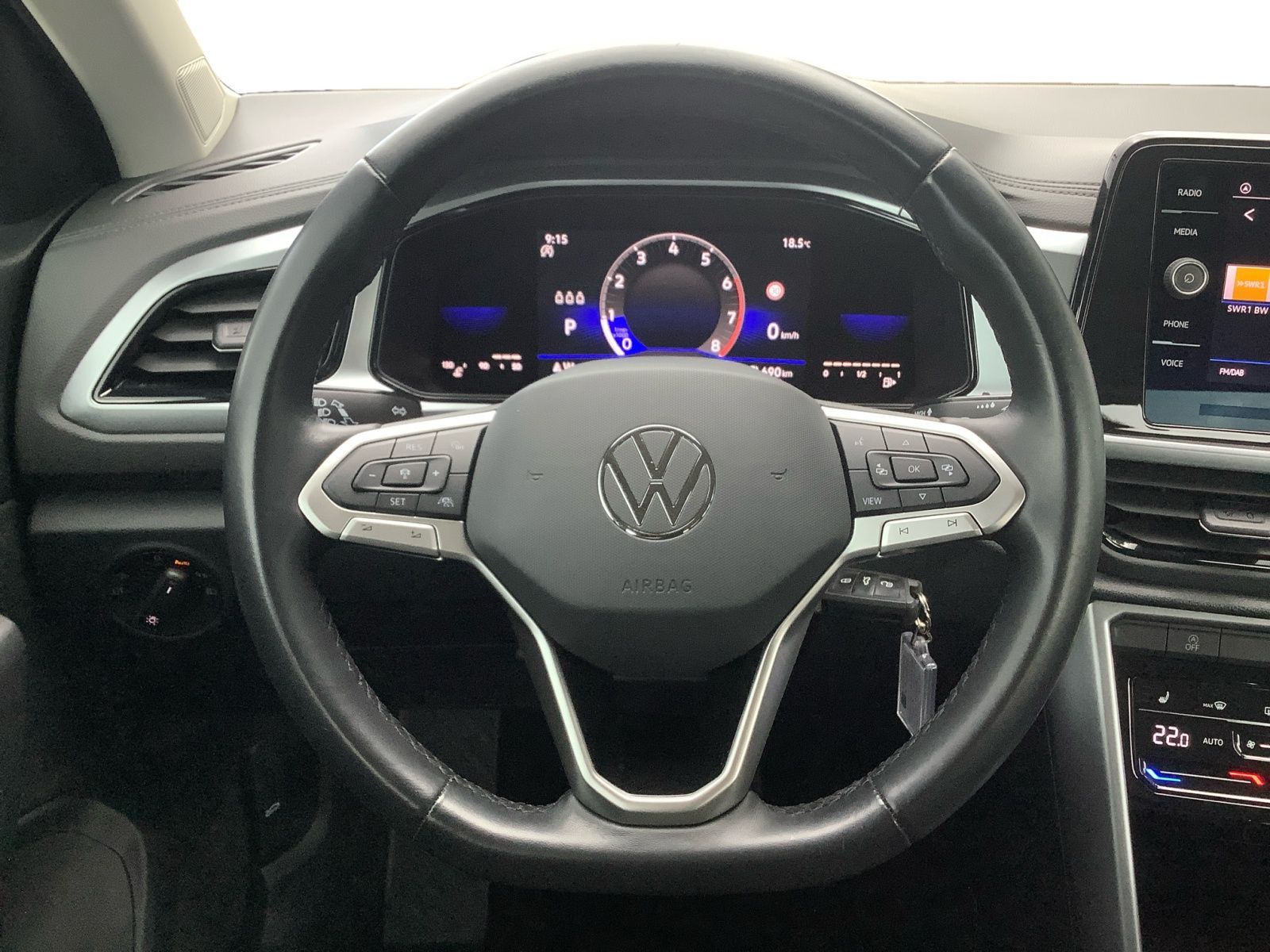 Volkswagen T-Roc 1.5 TSI DSG Life - Samsaru's Car Outlet