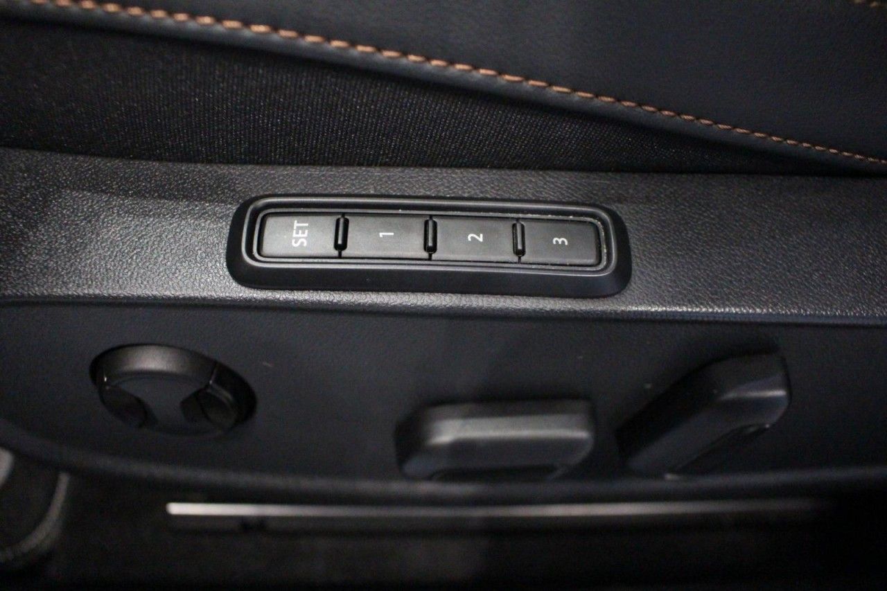 Cupra Formentor VZ 4Drive AHK+elSITZ+PANO+elHK+CARPLAY