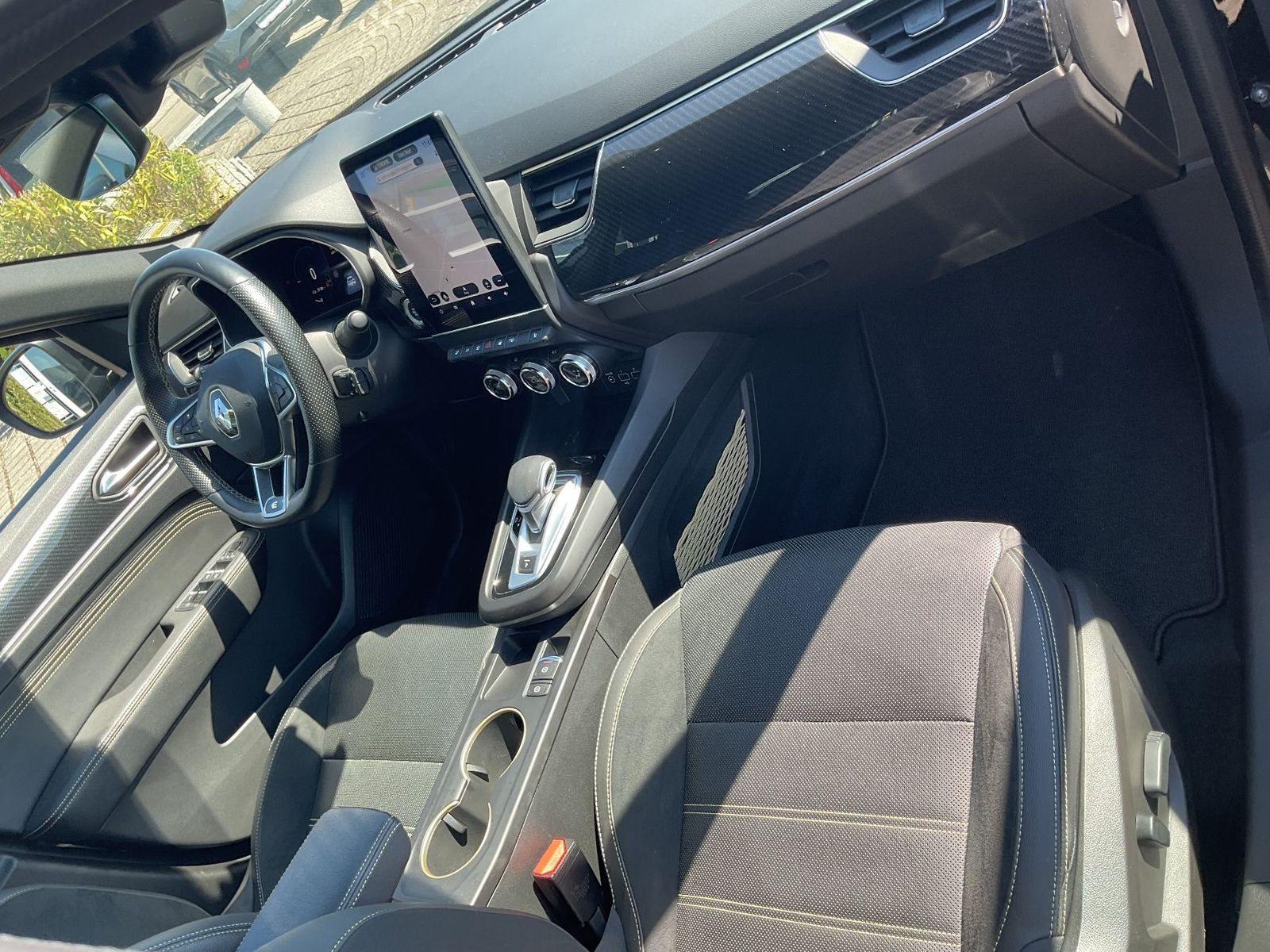 Renault Arkana E-TECH engineered hybrid 145 - Samsaru's Car Outlet