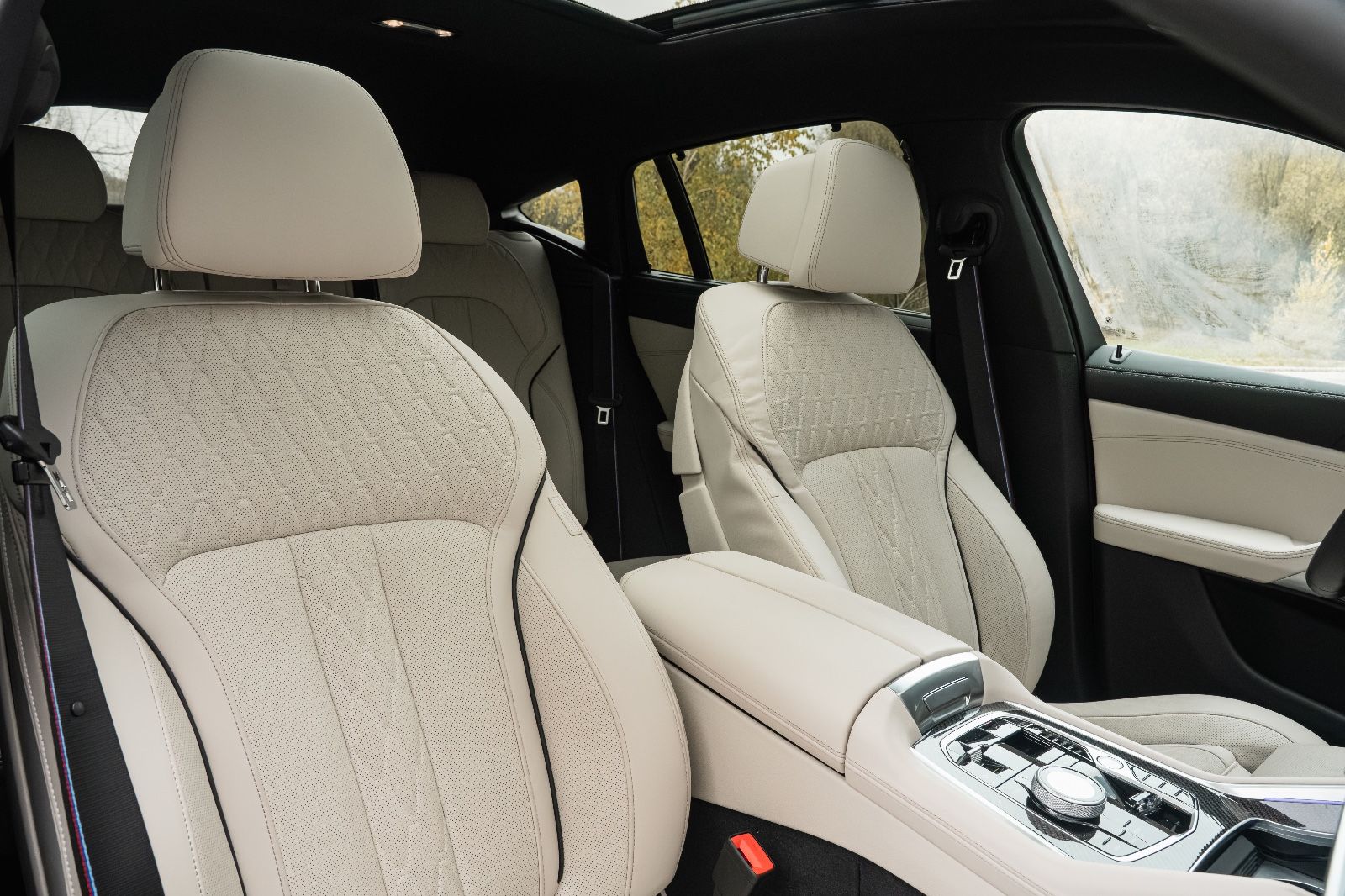 BMW X6 40d M SPORT PRO.LUFTFEDER.SOFTCL.PANO.AHK.22"