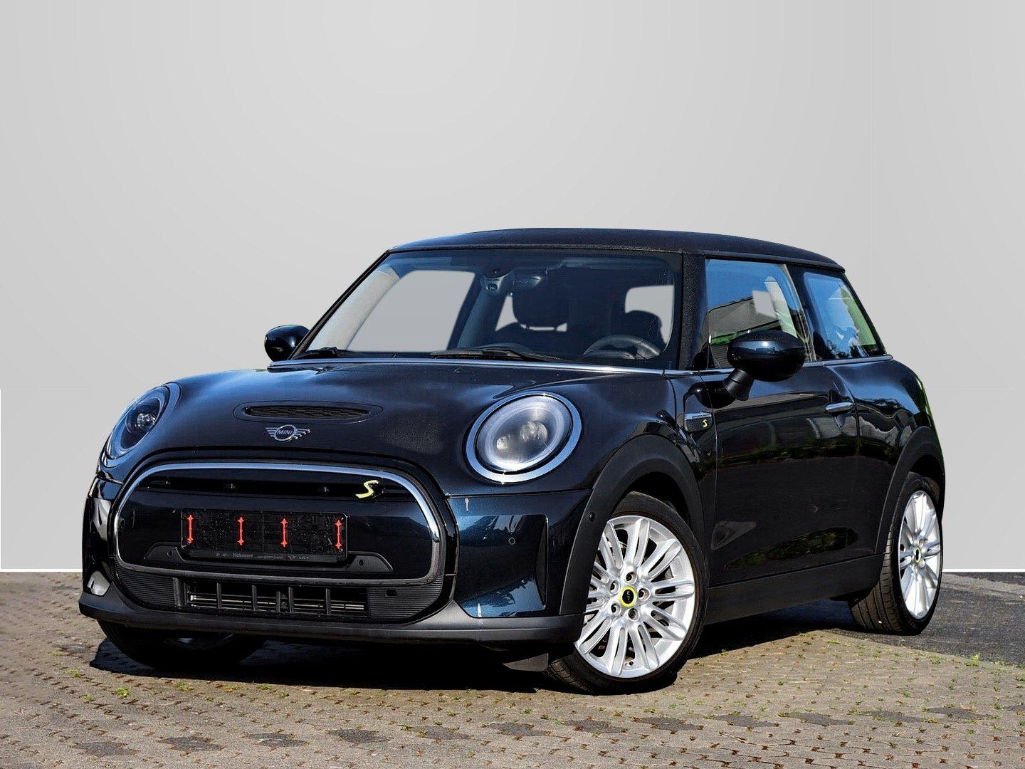 MINI Cooper SE Classic - Samsaru's Car Outlet