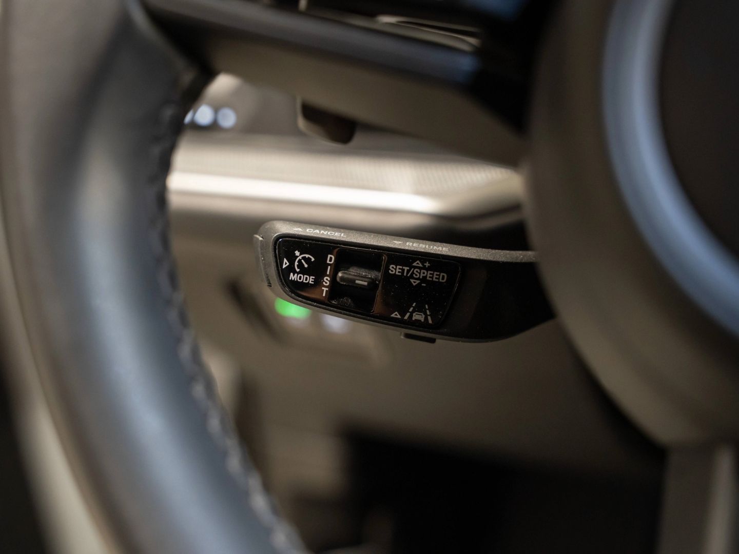 Porsche Cayenne E-Hybrid Beifahrerdisplay Massagesitze