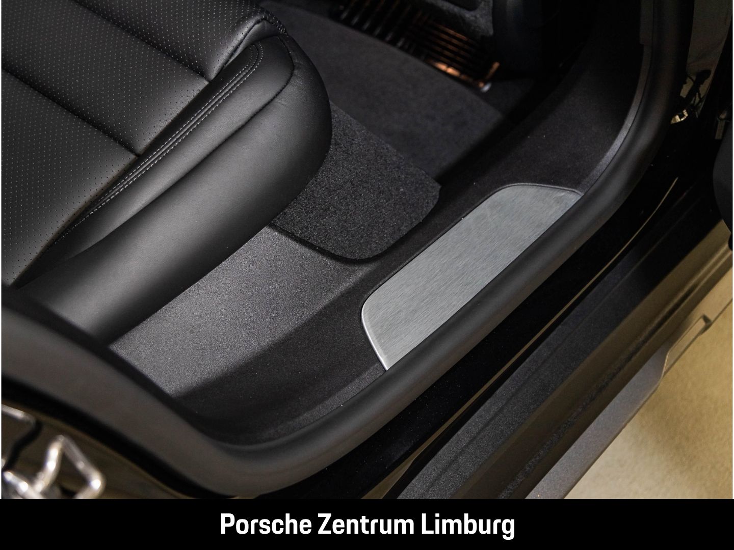 Porsche Taycan 4 Cross Turismo BOSE Hinterachslenkung