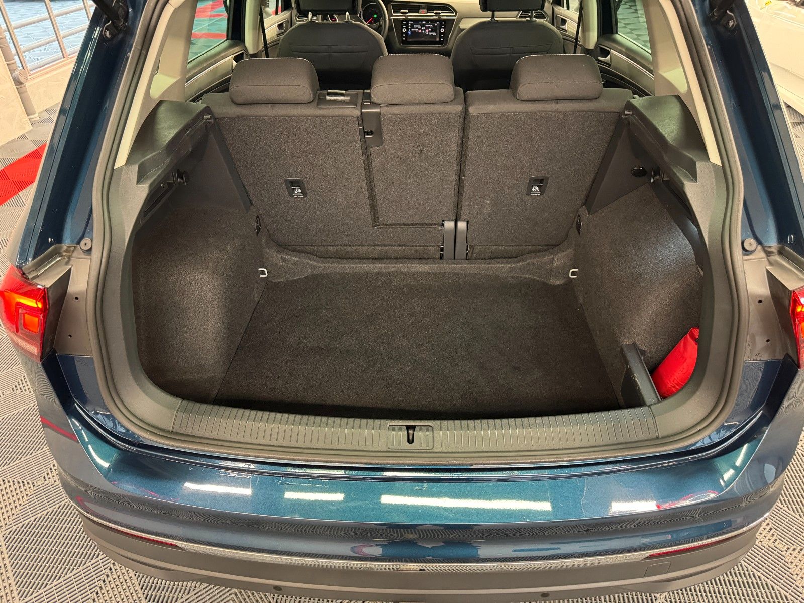 Volkswagen Tiguan Move DSG - Samsaru's Car Outlet