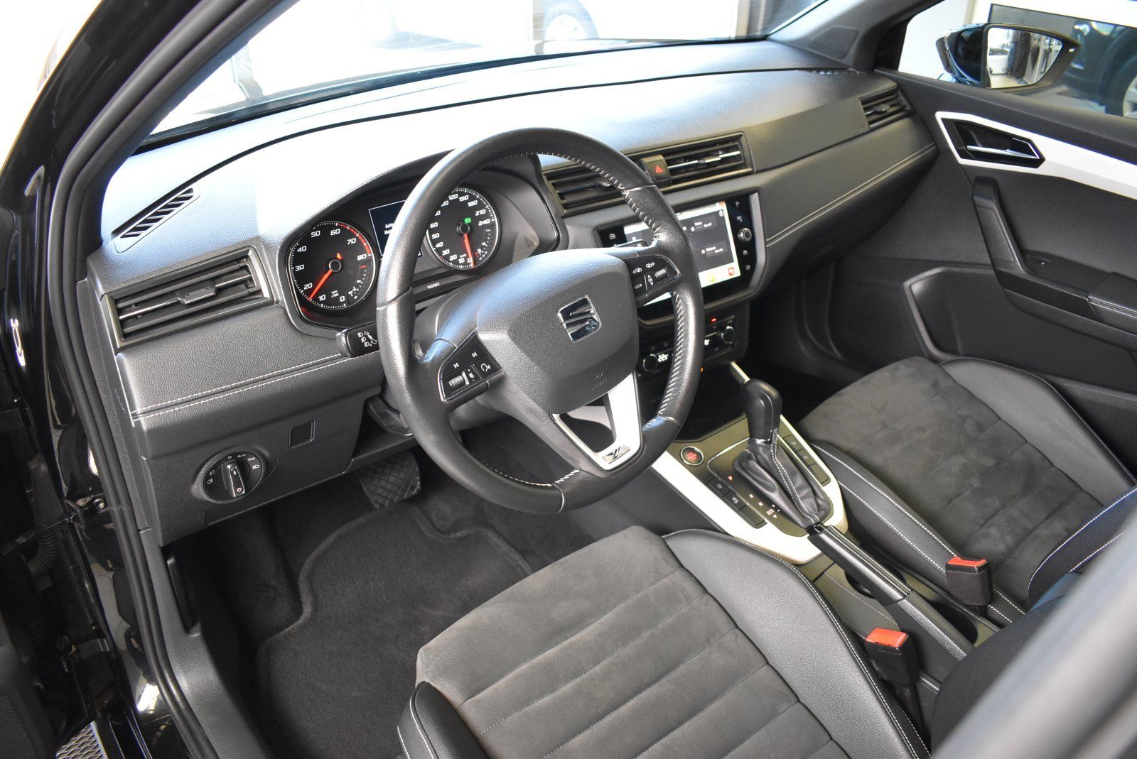 Seat Arona 1.0TSI Xcellence - Samsaru's Car Outlet