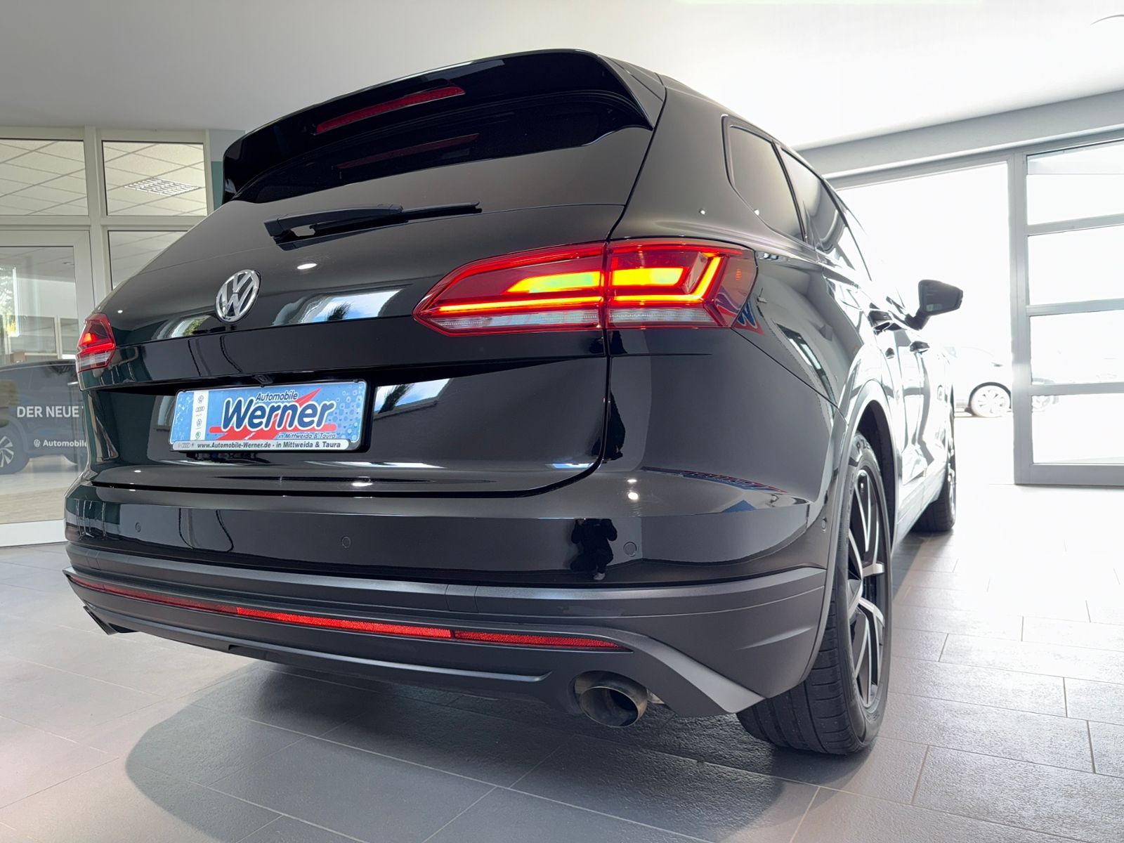 Volkswagen Touareg 3.0TDI V6 4MOTION - Samsaru's Car Outlet
