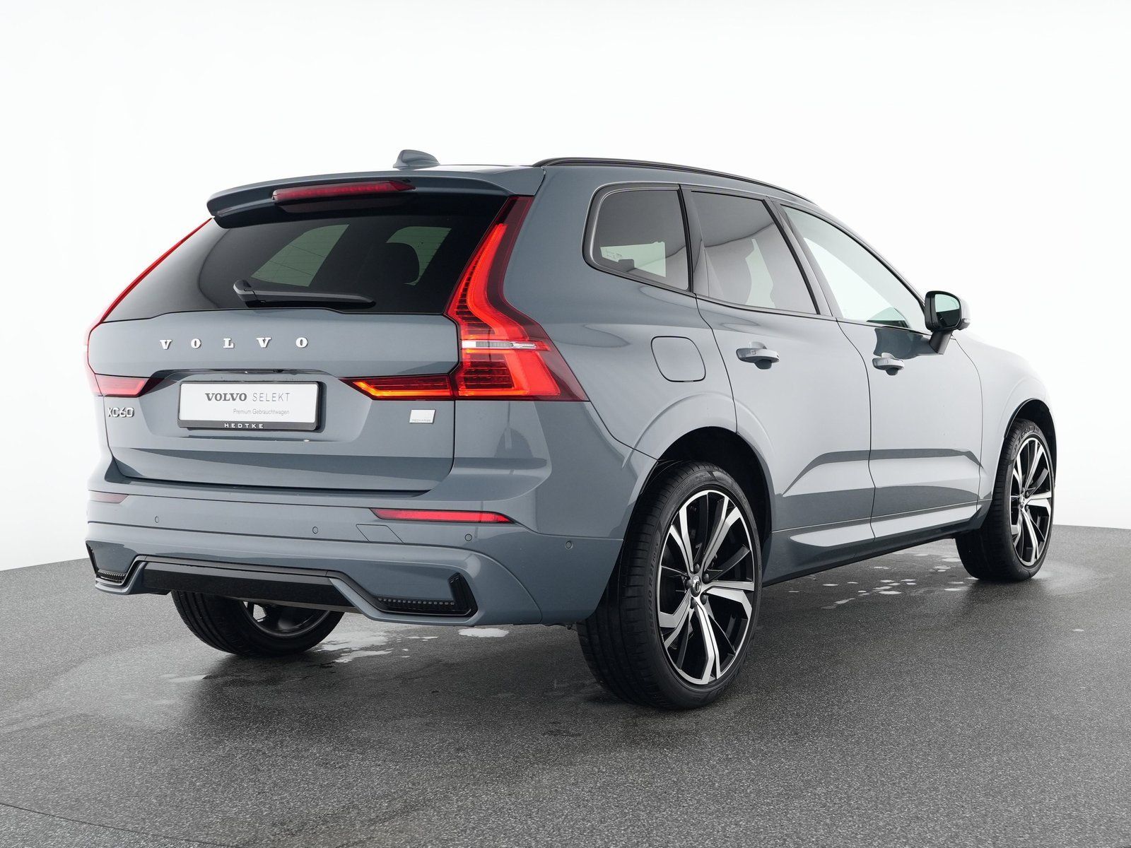 Volvo XC60 T6 Recharge AWD Plus Dark 21"+AHK+360°+H&K