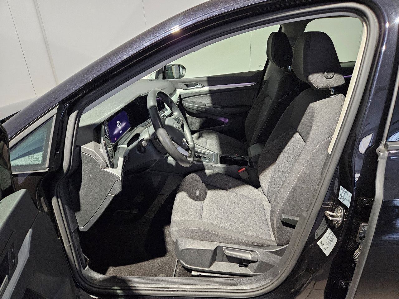 Volkswagen Golf 1.5 TSI Move DSG - Samsaru's Car Outlet