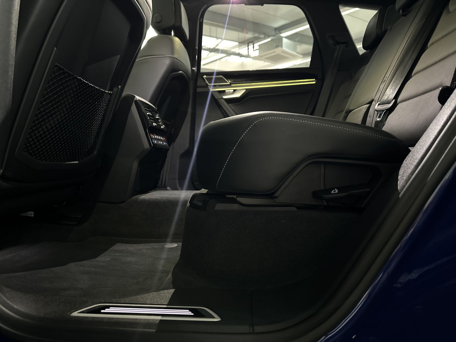 Volkswagen Touareg R-Line BLACK - Samsaru's Car Outlet