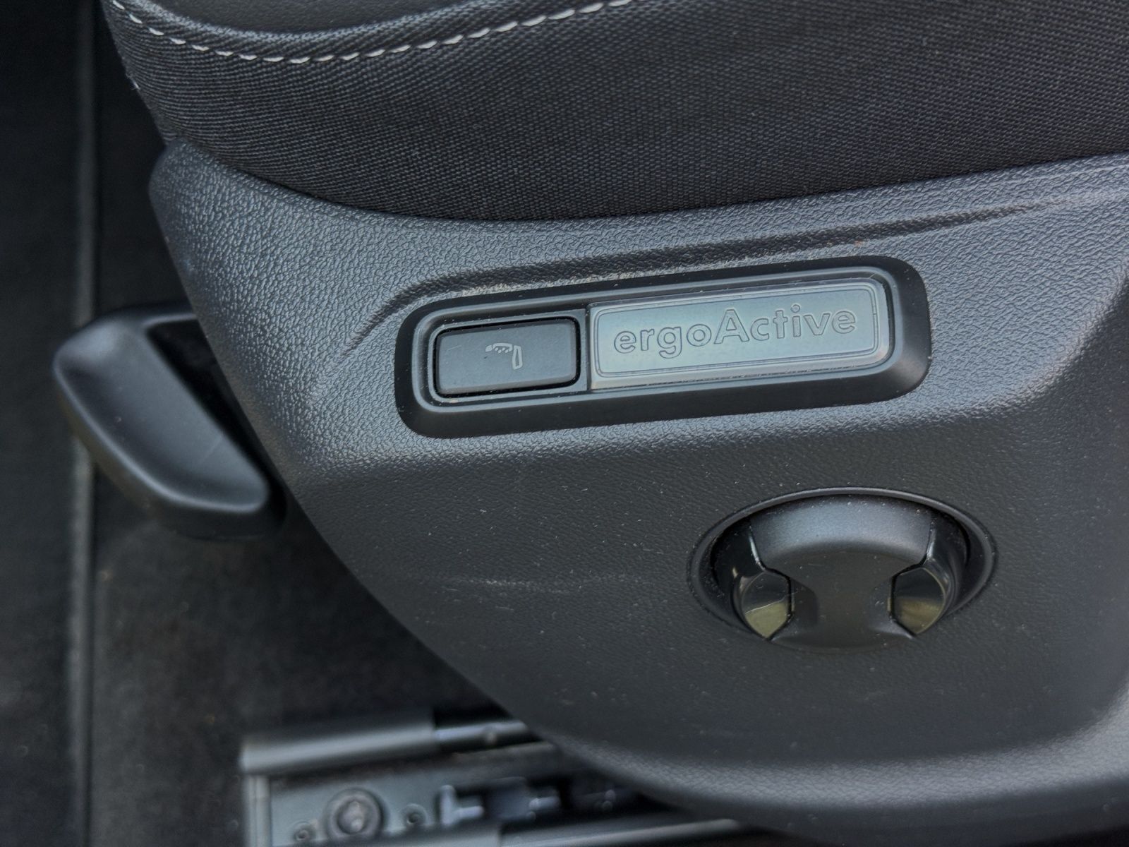Volkswagen T-Roc 2.0 TDI DSG STYLE - Samsaru's Car Outlet