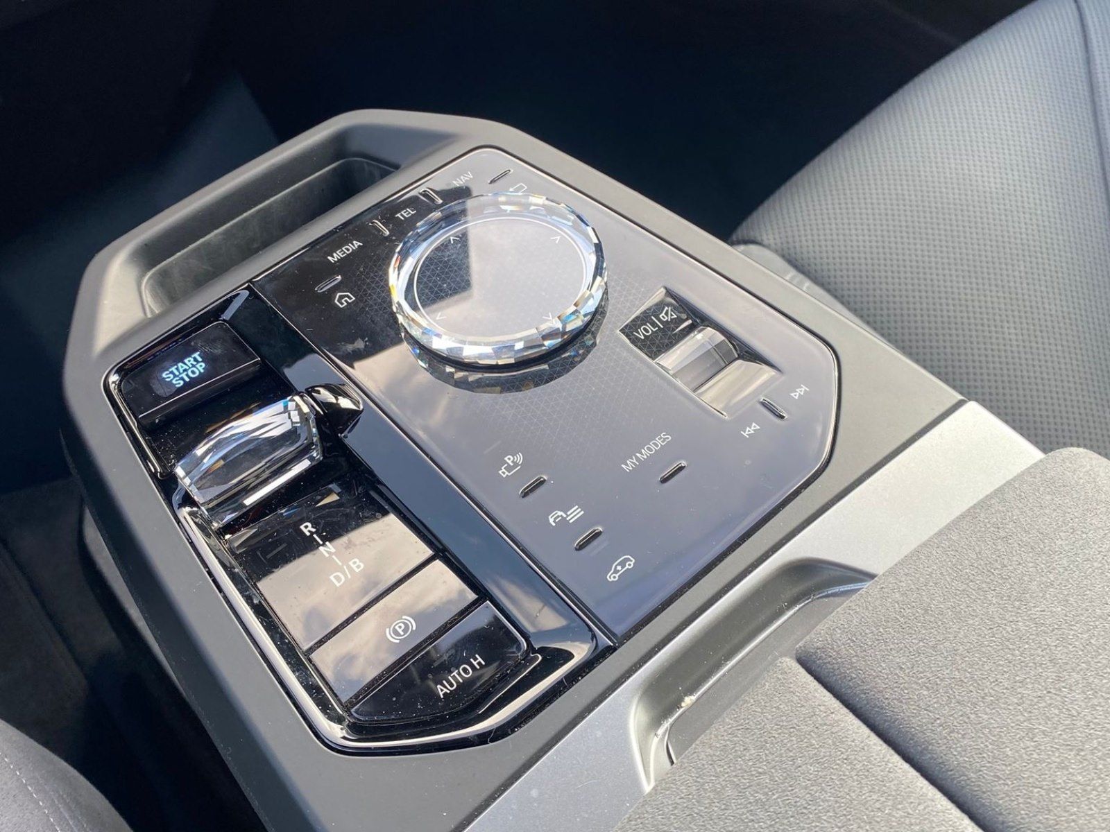 BMW iX M70 Lr. 914,- br. o.Anz. 27Mon/5`Km p.A.