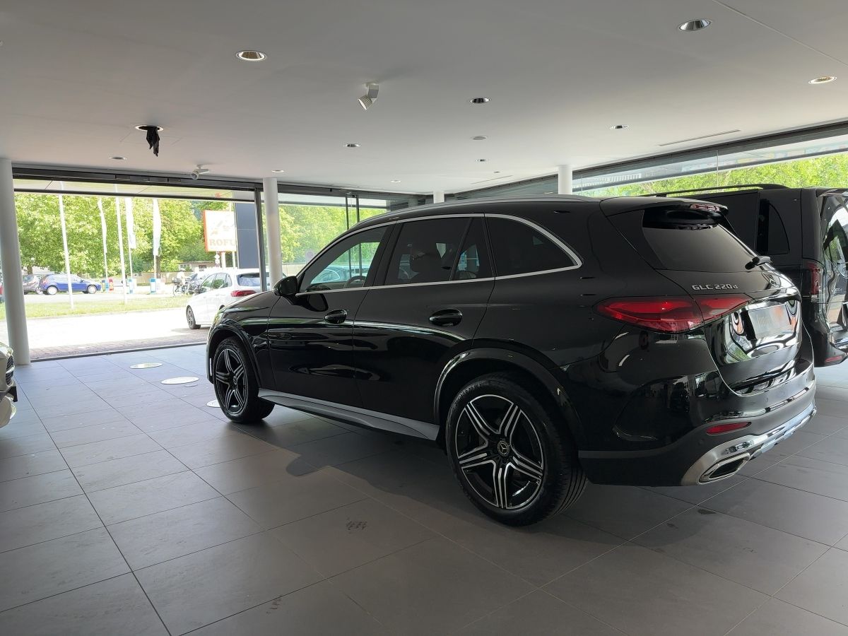 Mercedes-Benz GLC 220 d 4M AMG ADV. PLUS+AHK+PANO+360°+DISTR++