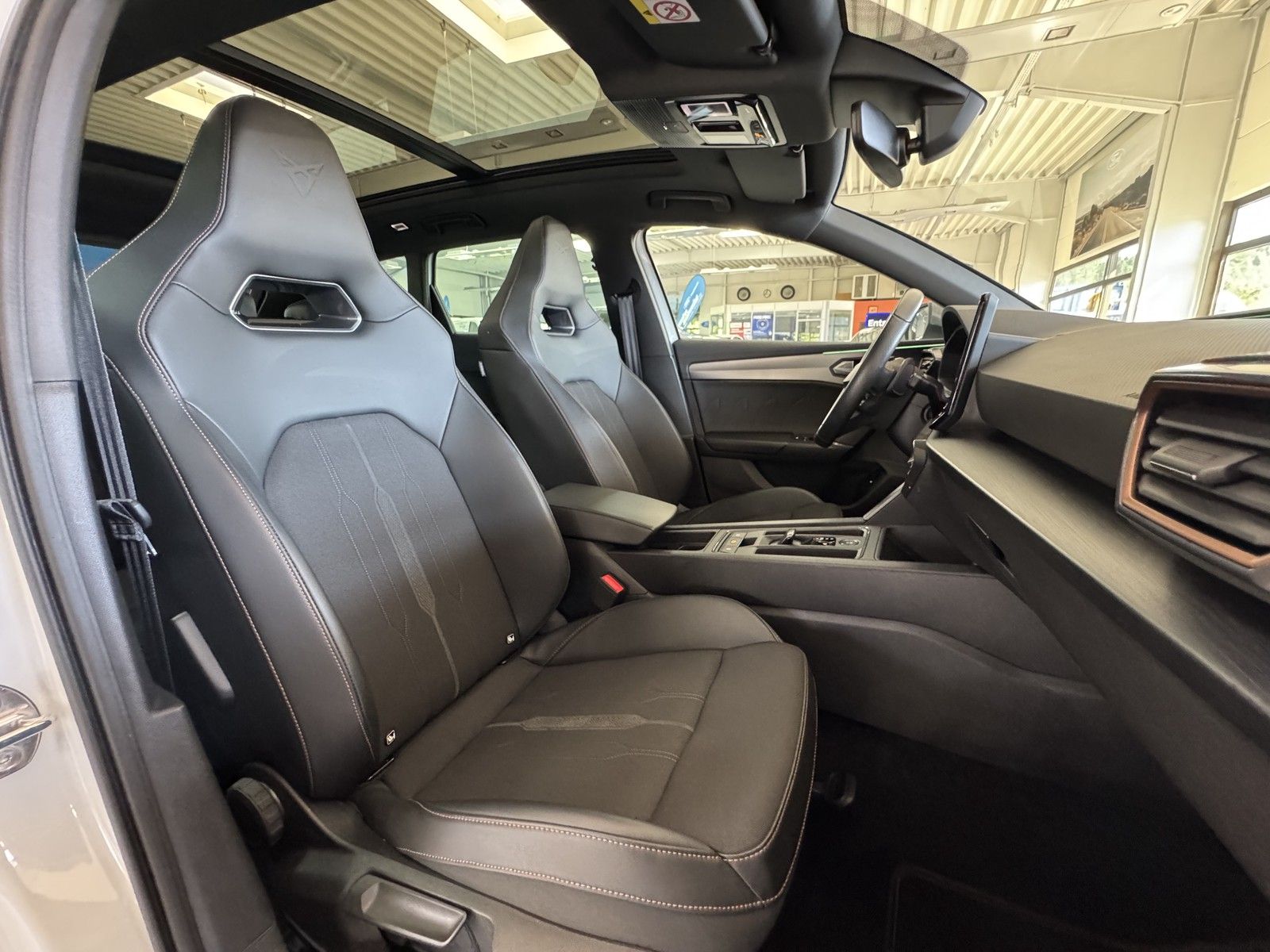 Cupra Leon Sportstourer VZ 4Drive - Samsaru's Car Outlet