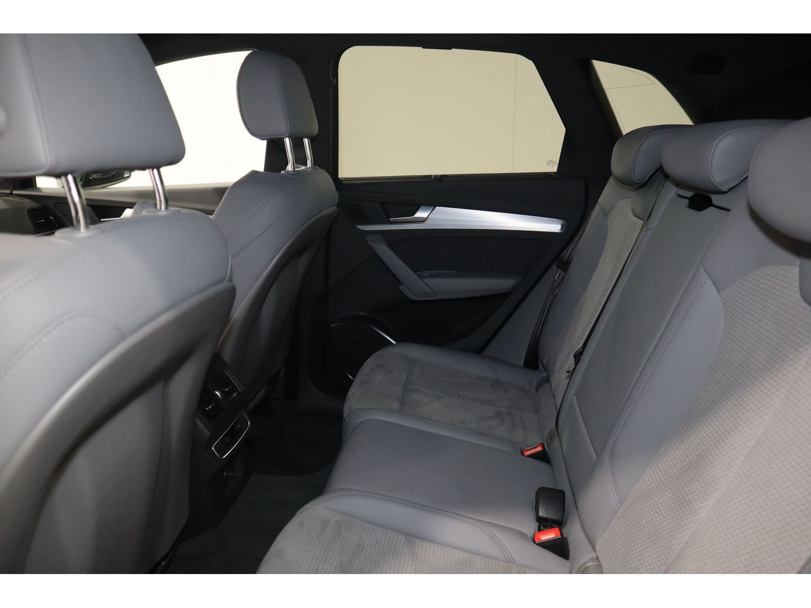 Audi Q5 40 TDI quattro S line - Samsaru's Car Outlet