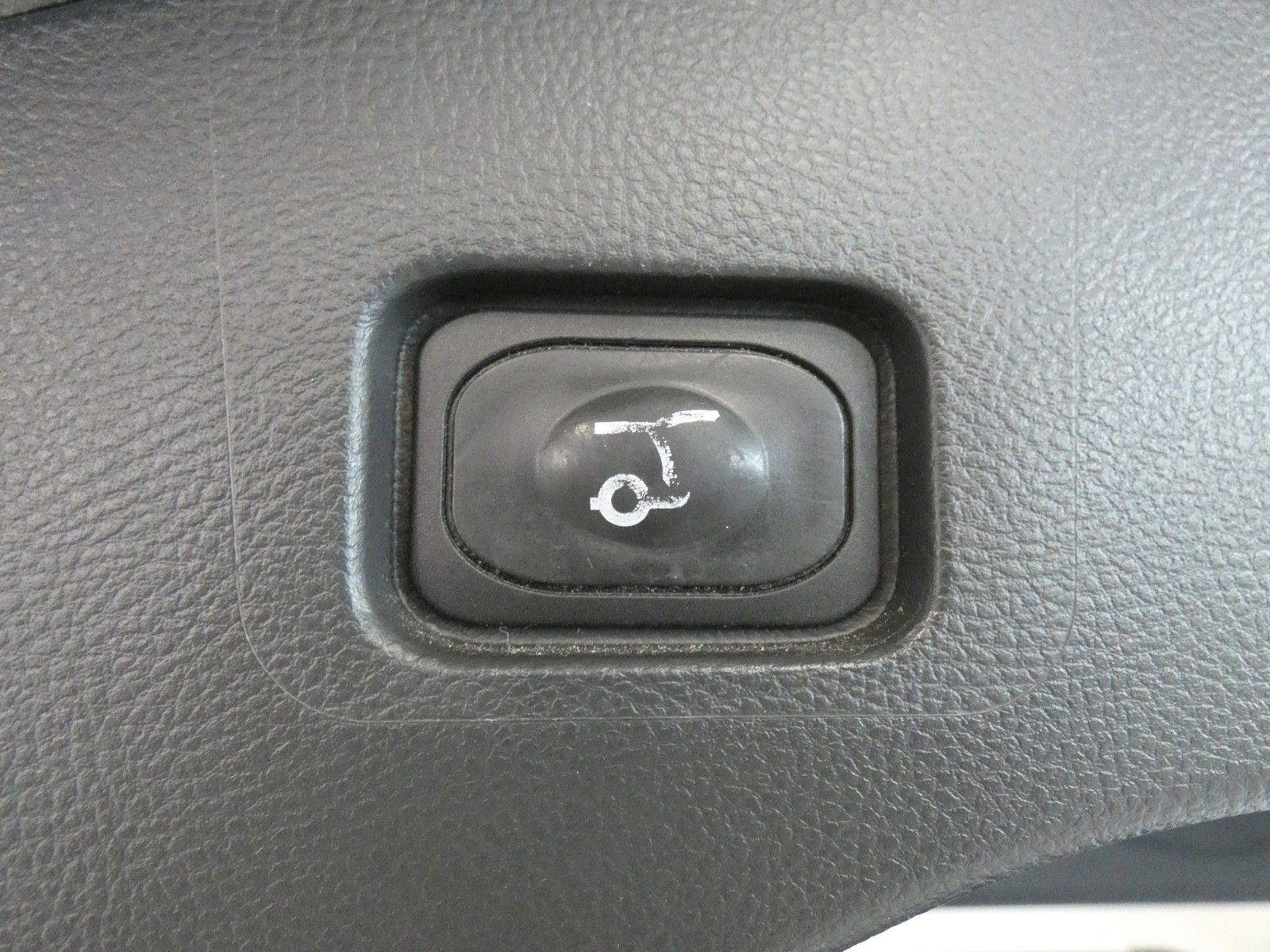 Ford Mondeo 2.0 Titanium - Samsaru's Car Outlet