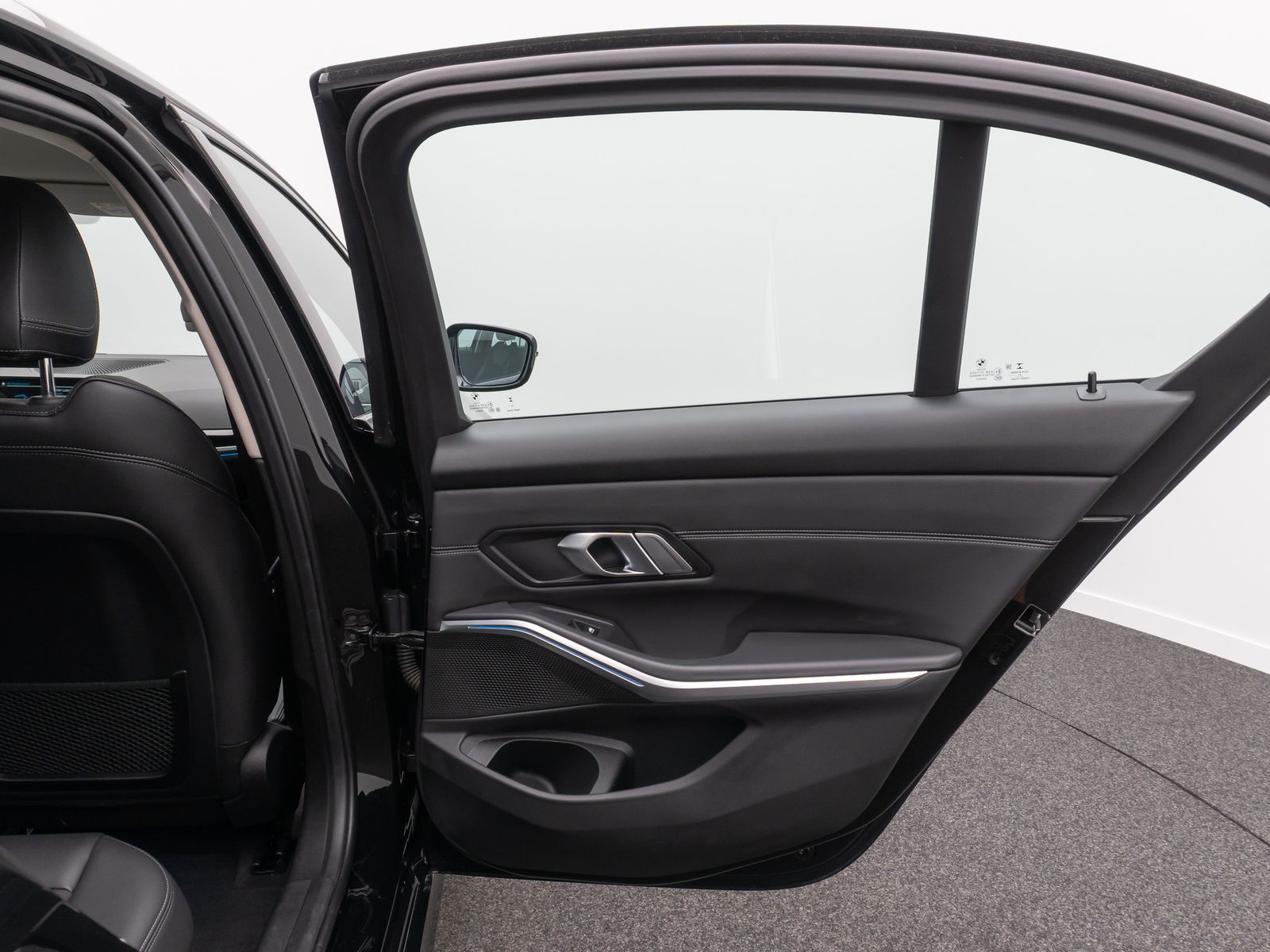 BMW 320e Sport Line - Samsaru's Car Outlet