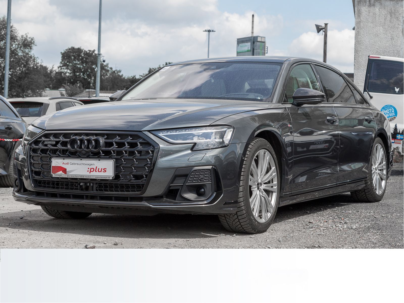 Audi A8 lang 60 TFSIe Q 2x S LINE - Samsaru's Car Outlet