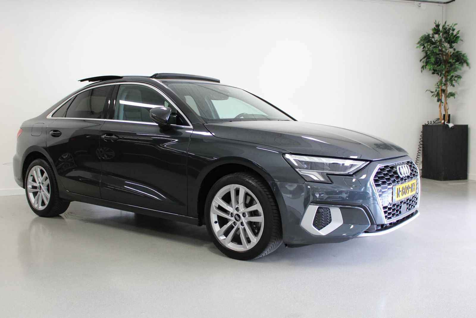 Audi A3 Limousine 30 TFSI Business edition | PANO-DAK