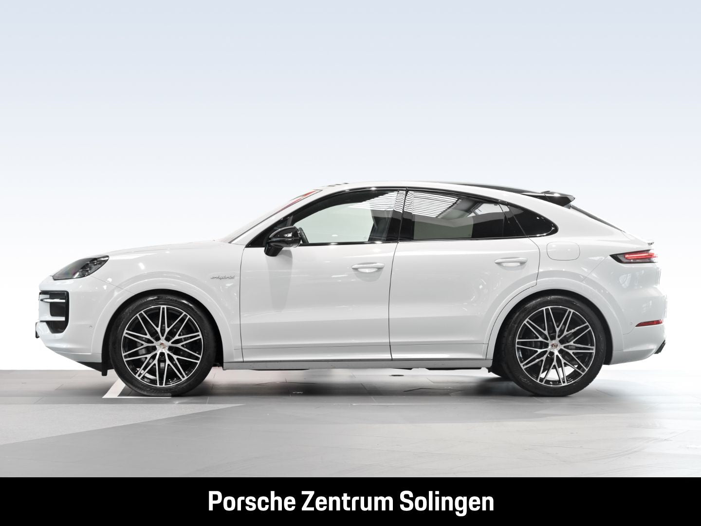 Porsche Cayenne E-Hybrid Coupe 22'' AGA HEADUP SPORT DES