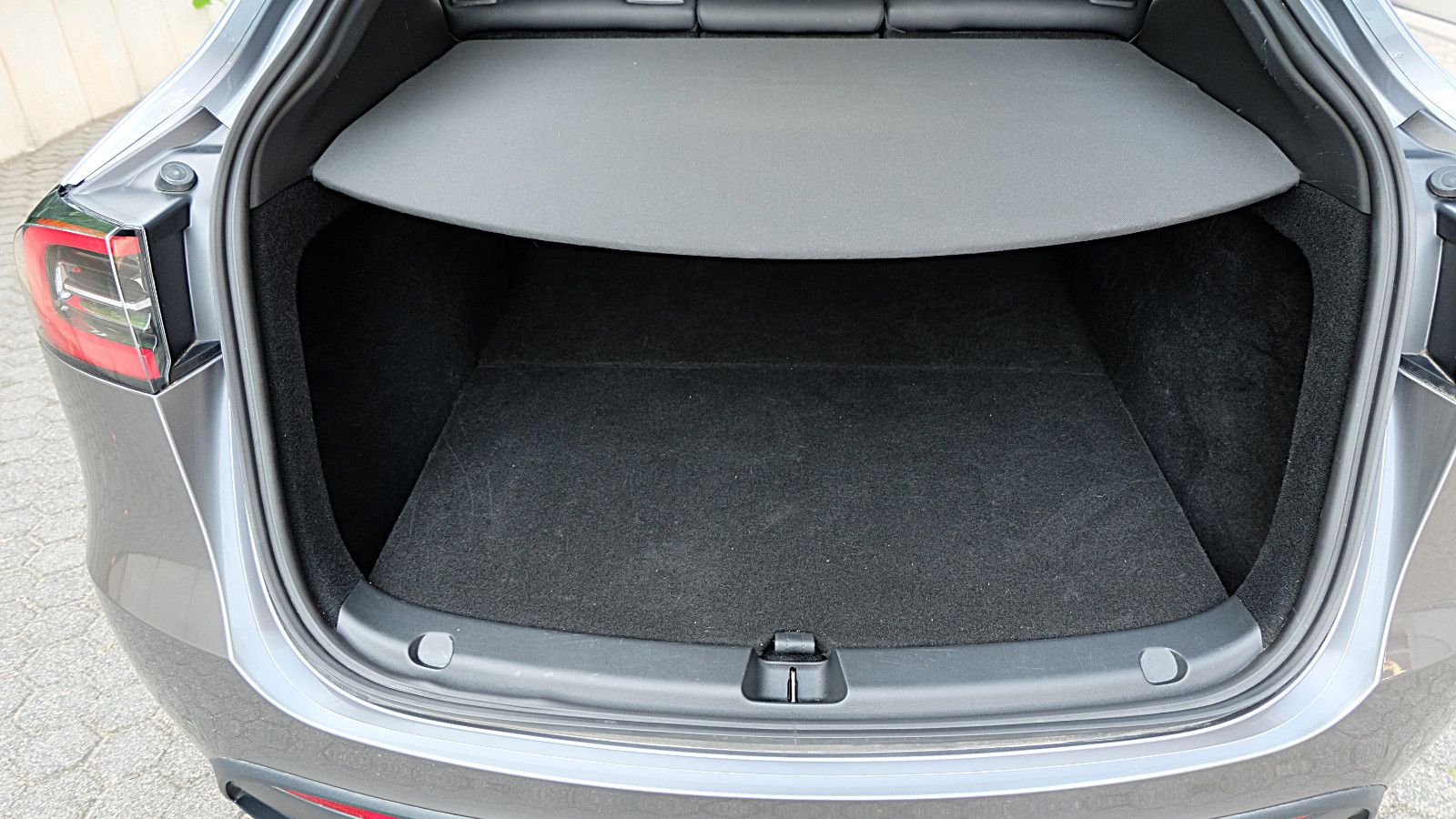 Tesla Model Y Long Range Dual AWD