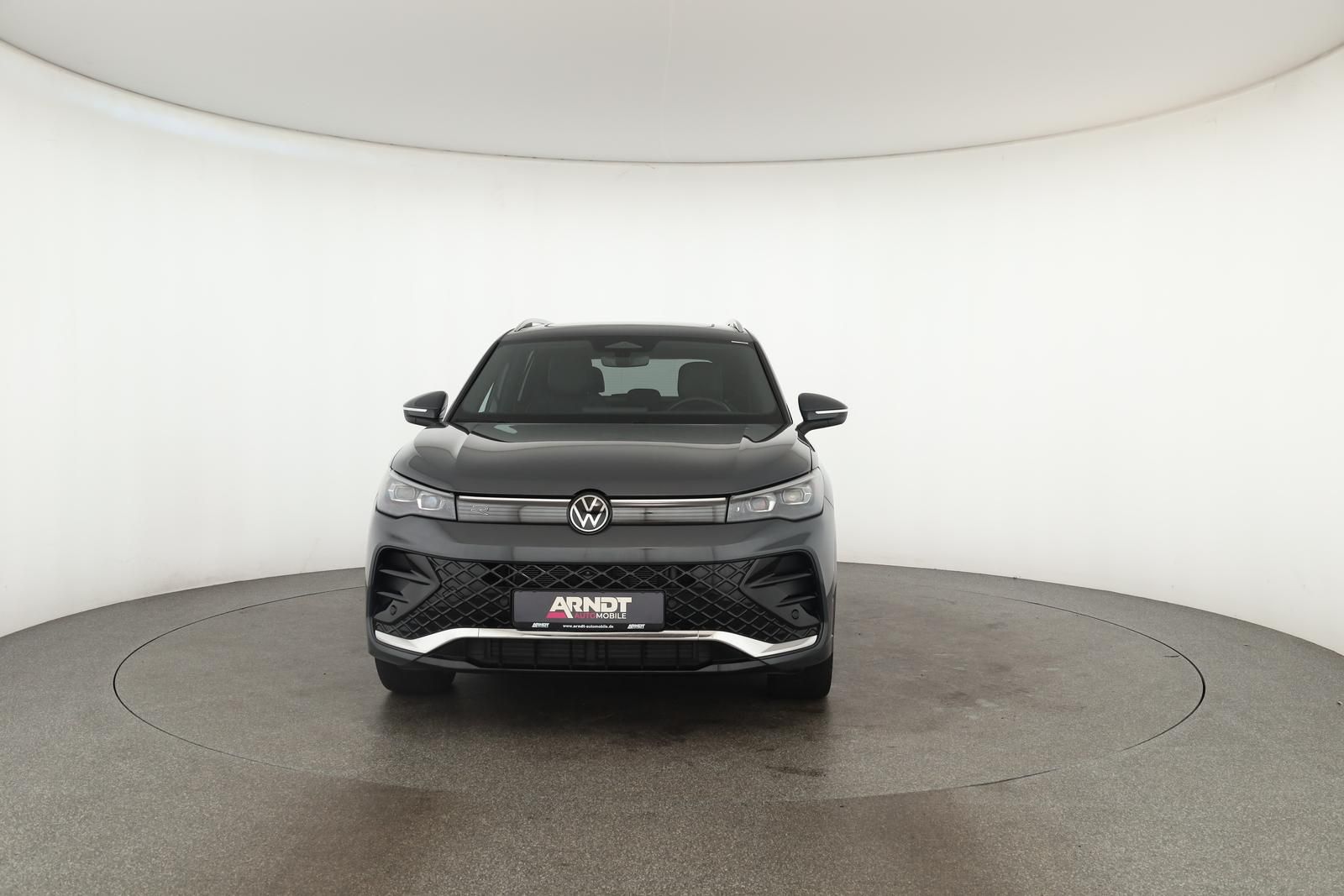 Volkswagen Tiguan 2.0 TDI 4M DSG R-Line Leder Pano Navi 360